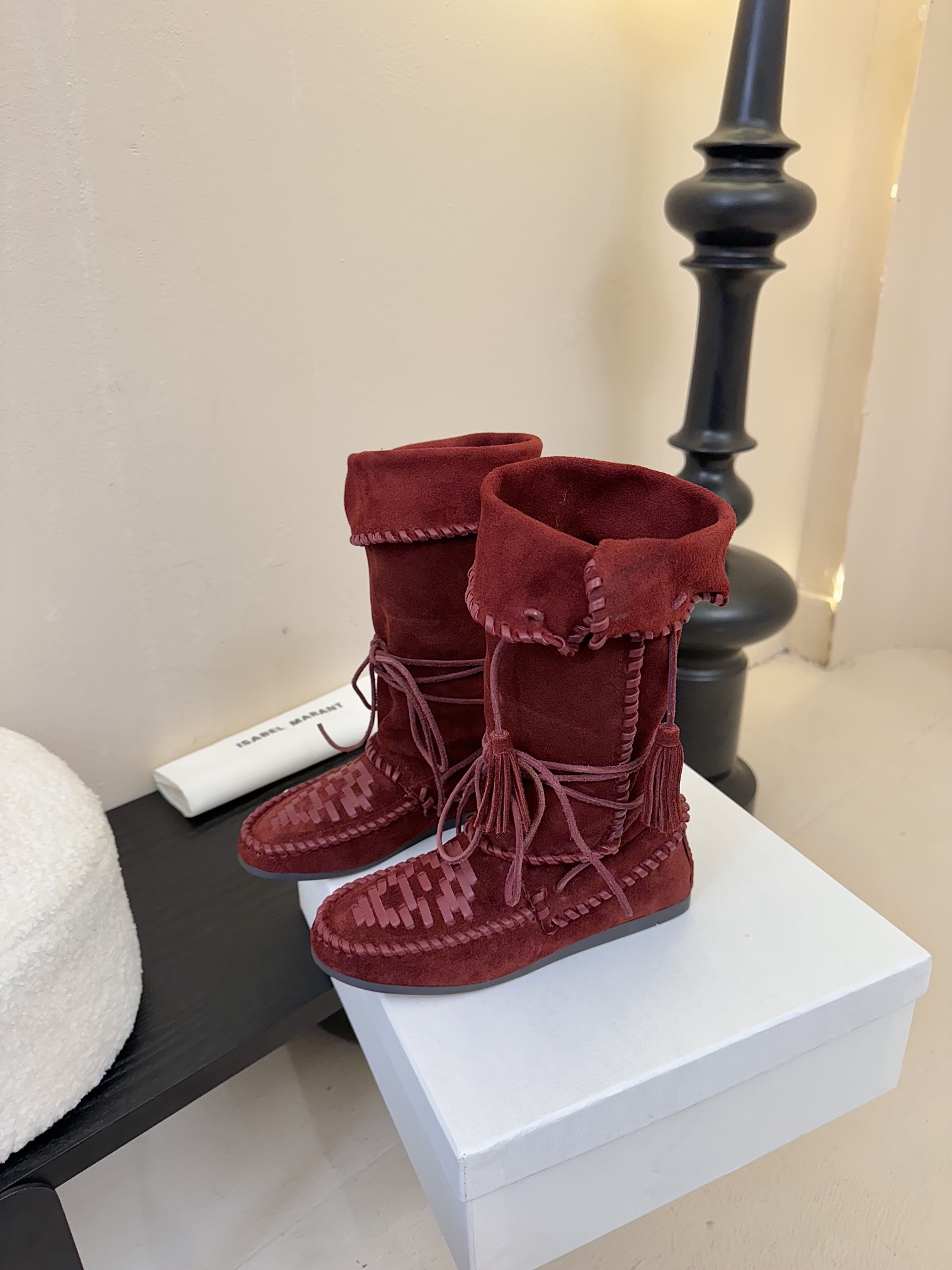 

  Isabel Marant  伊莎贝尔
                          𝙄𝙨