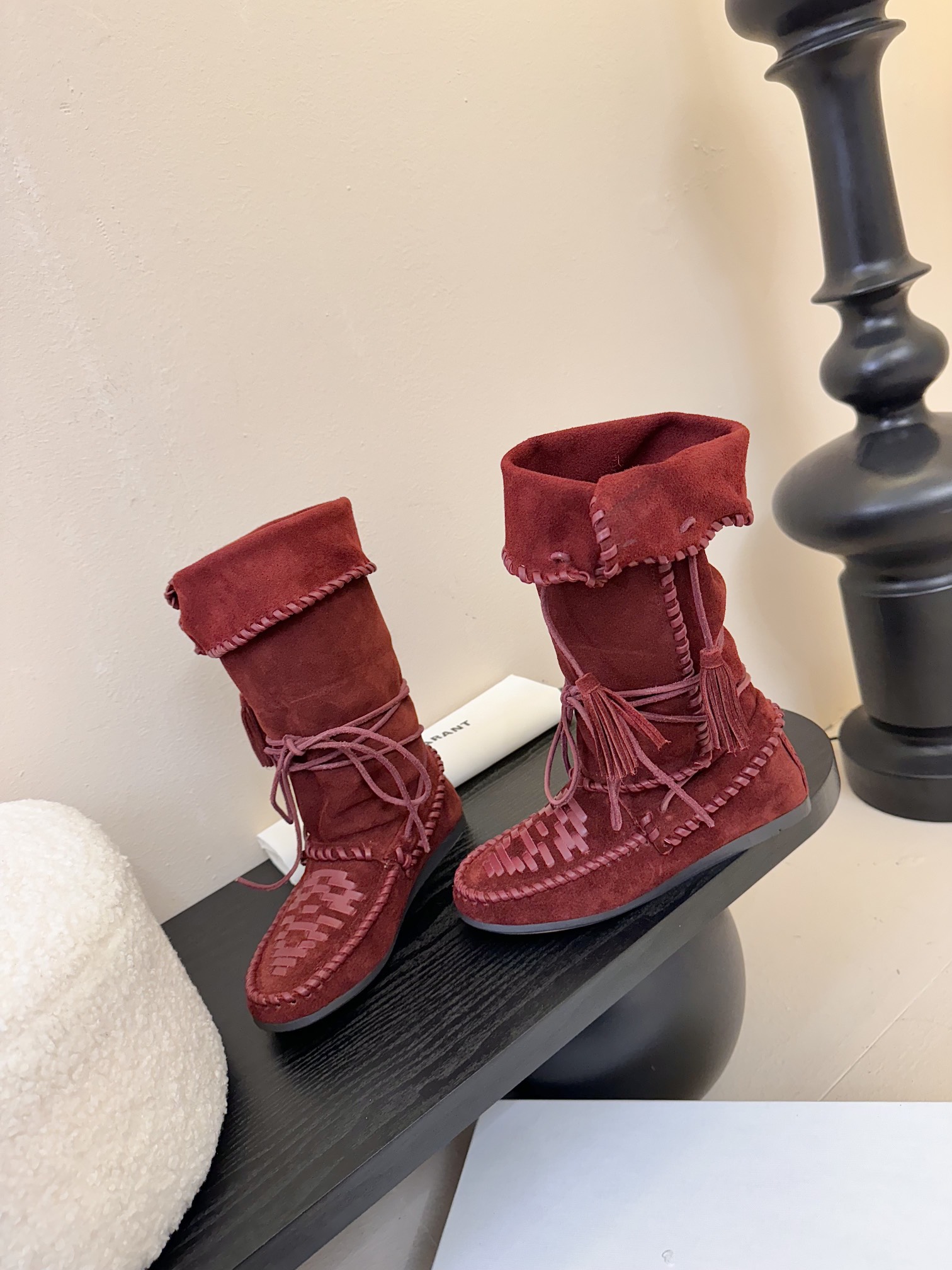 

  Isabel Marant  伊莎贝尔
                          𝙄𝙨
