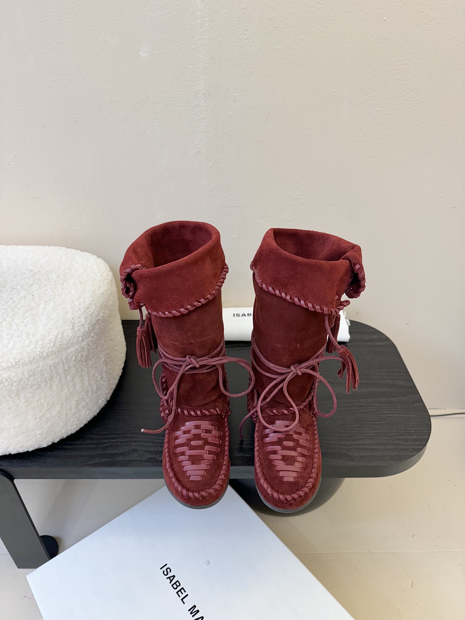 

  Isabel Marant  伊莎贝尔
                          𝙄𝙨