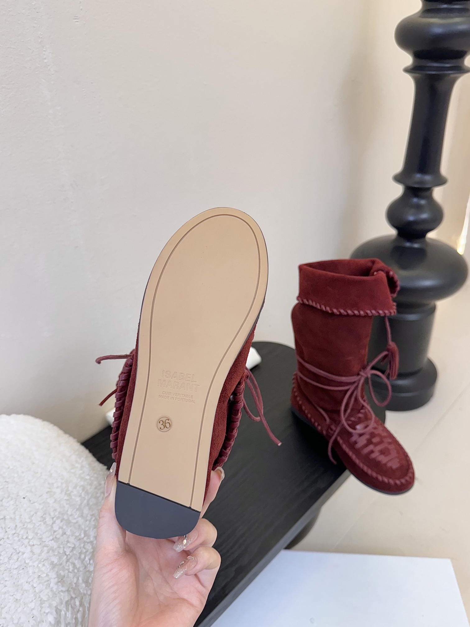 

  Isabel Marant  伊莎贝尔
                          𝙄𝙨