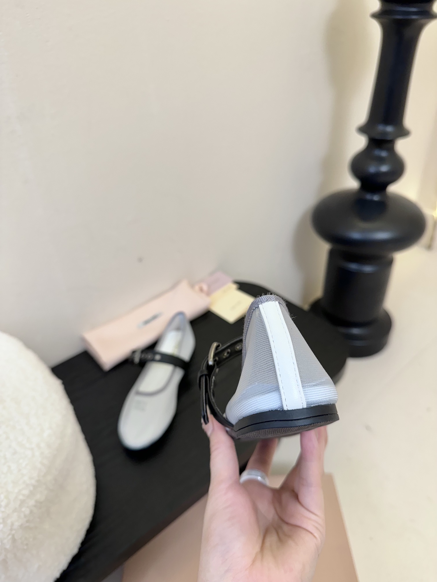 跑量款
Miu Miu 镂空编织芭蕾鞋单鞋缪缪女士蝴蝶结装饰缎面芭蕾舞平底鞋独家高版 Miu Mi*20