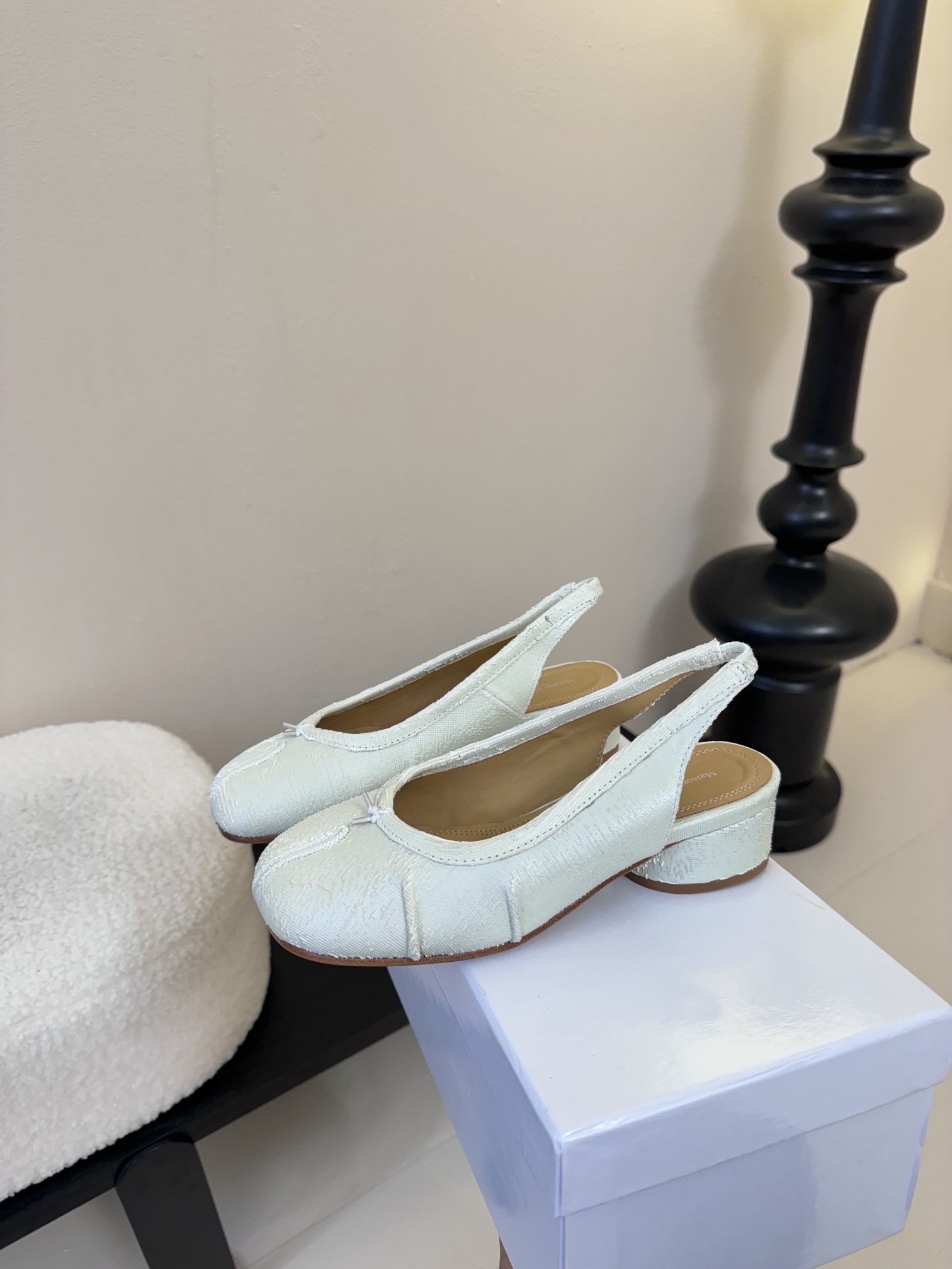 
代购级版 Maison Margiela·马吉拉 tabi褶皱芭蕾舞鞋

太火了！依旧保持的高水准出货