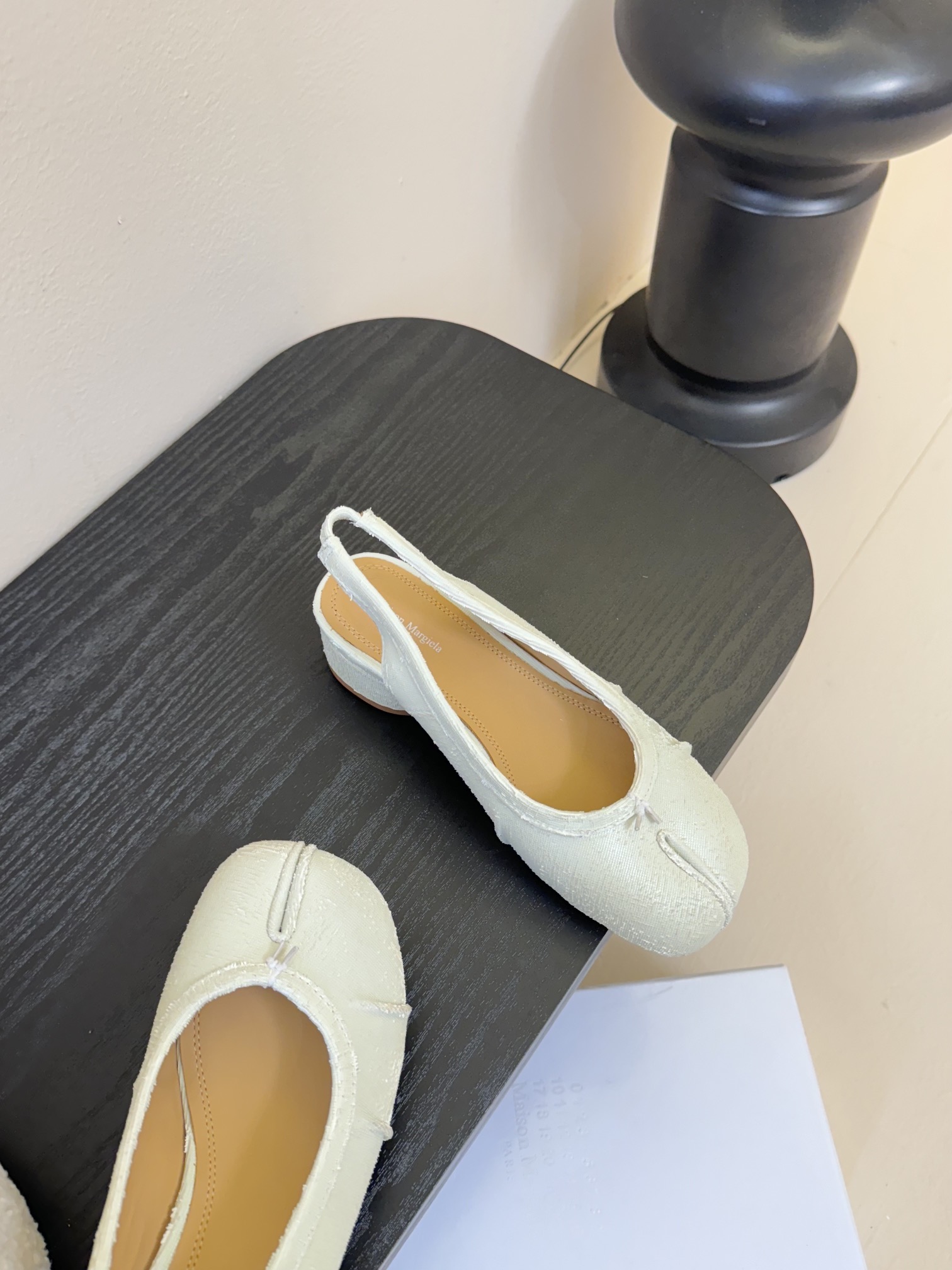 
代购级版 Maison Margiela·马吉拉 tabi褶皱芭蕾舞鞋

太火了！依旧保持的高水准出货