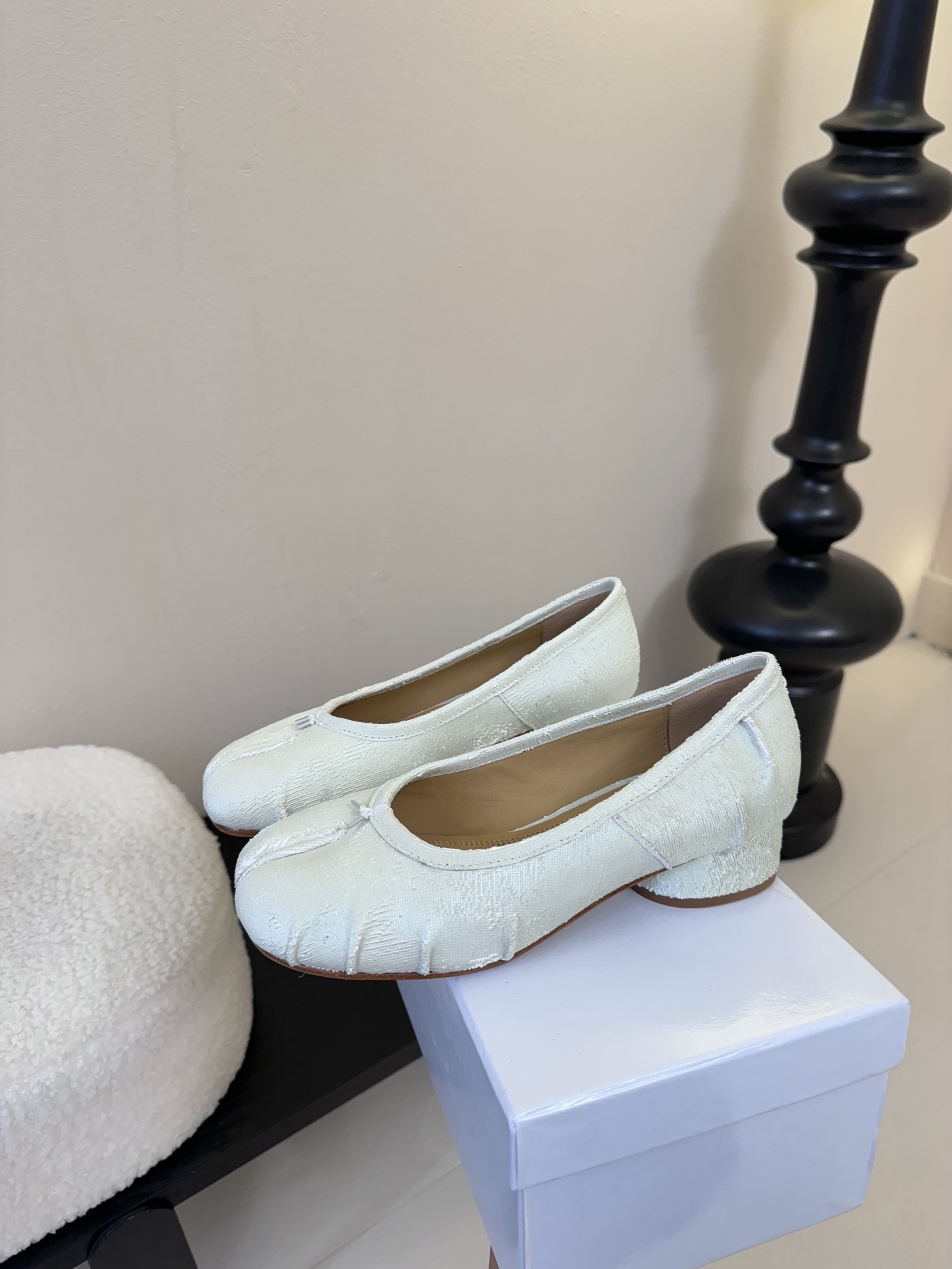 
代购级版 Maison Margiela·马吉拉 tabi褶皱芭蕾舞鞋

太火了！依旧保持的高水准出货