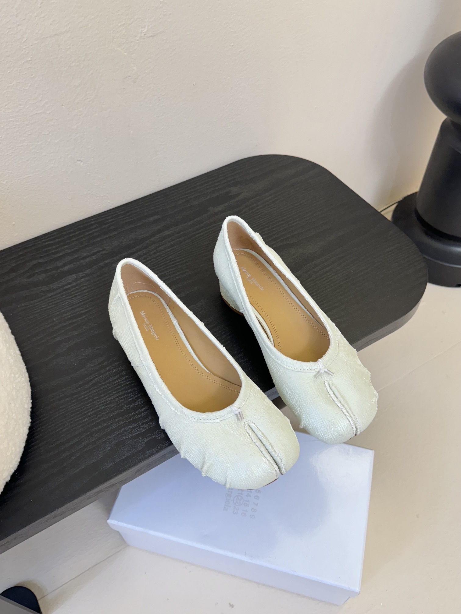 
代购级版 Maison Margiela·马吉拉 tabi褶皱芭蕾舞鞋

太火了！依旧保持的高水准出货