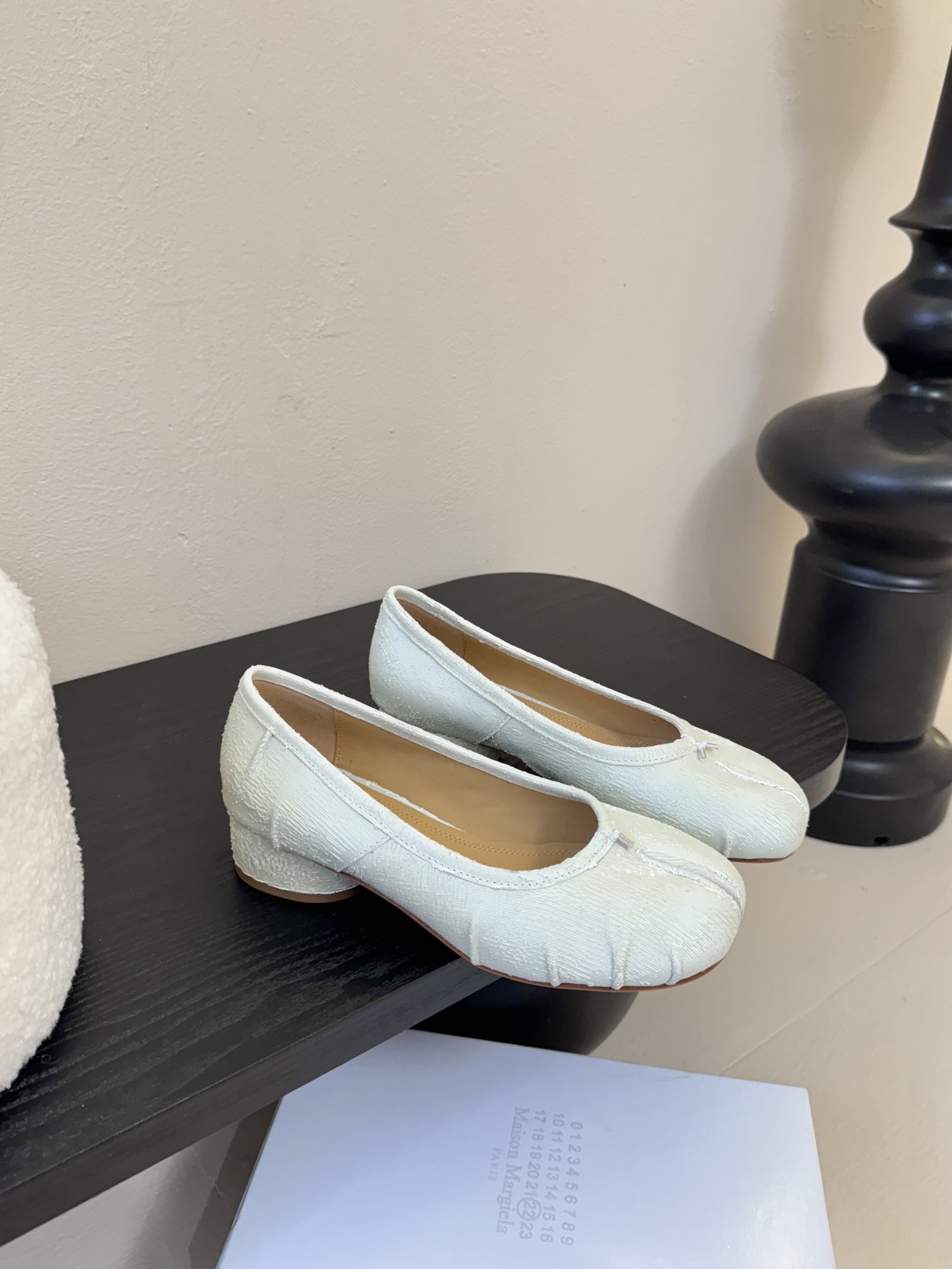 
代购级版 Maison Margiela·马吉拉 tabi褶皱芭蕾舞鞋

太火了！依旧保持的高水准出货