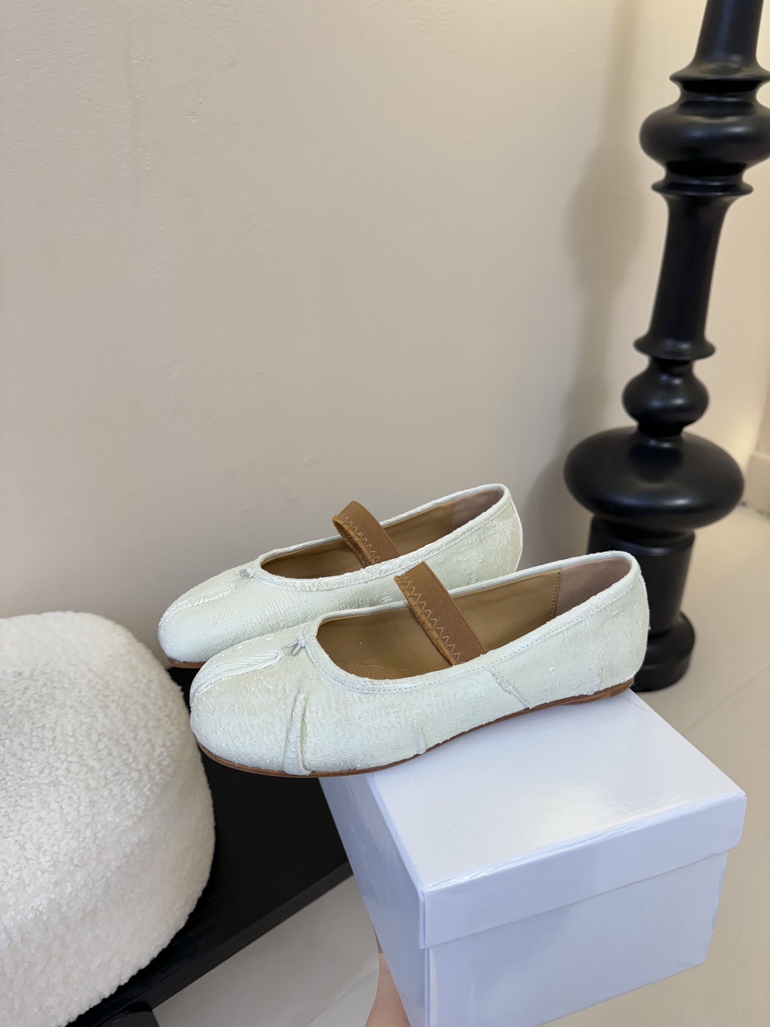 
代购级版 Maison Margiela·马吉拉 tabi褶皱芭蕾舞鞋

太火了！依旧保持的高水准出货