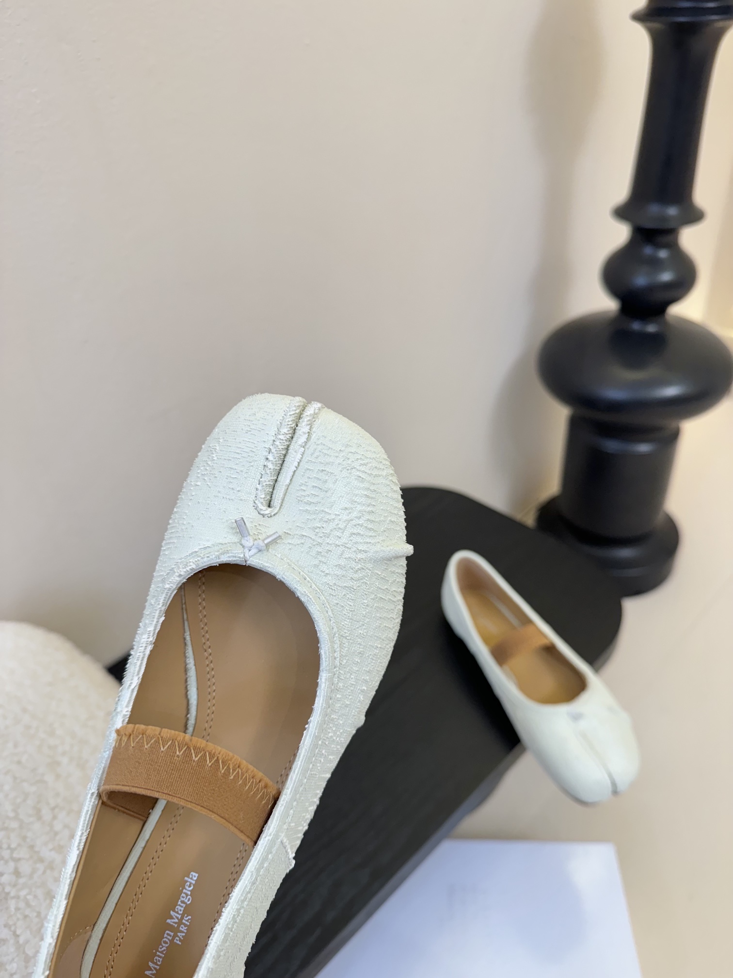 
代购级版 Maison Margiela·马吉拉 tabi褶皱芭蕾舞鞋

太火了！依旧保持的高水准出货