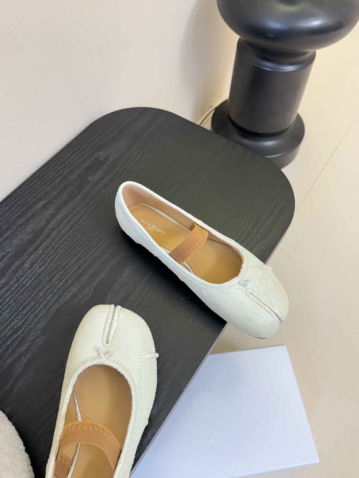 
代购级版 Maison Margiela·马吉拉 tabi褶皱芭蕾舞鞋

太火了！依旧保持的高水准出货