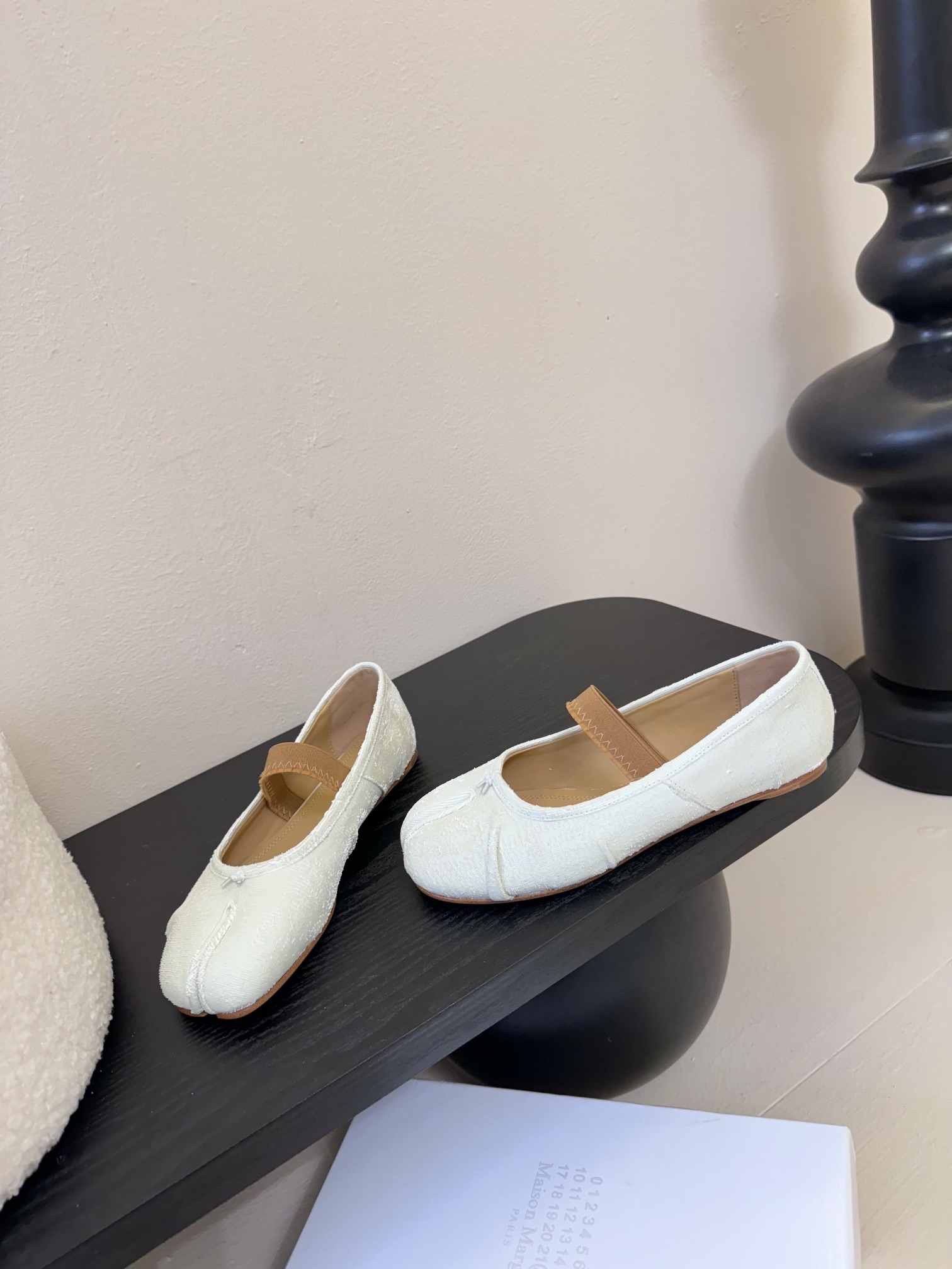 
代购级版 Maison Margiela·马吉拉 tabi褶皱芭蕾舞鞋

太火了！依旧保持的高水准出货
