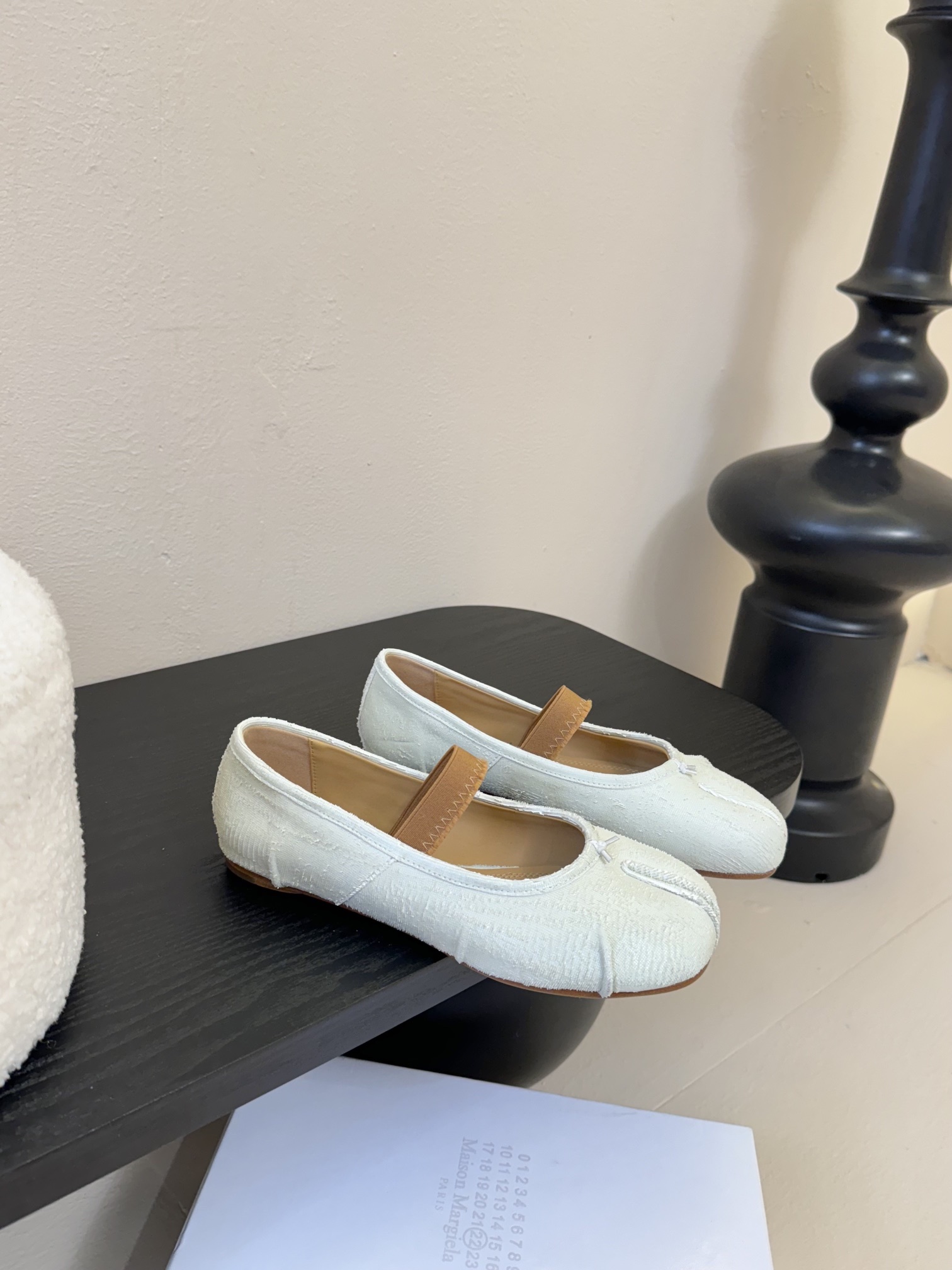 
代购级版 Maison Margiela·马吉拉 tabi褶皱芭蕾舞鞋

太火了！依旧保持的高水准出货