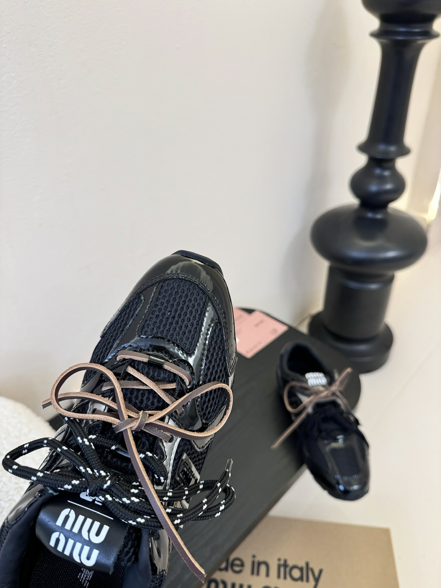 530-Series Sneakers: Hot Import with Unique Design and Durable Materials - 图片 6