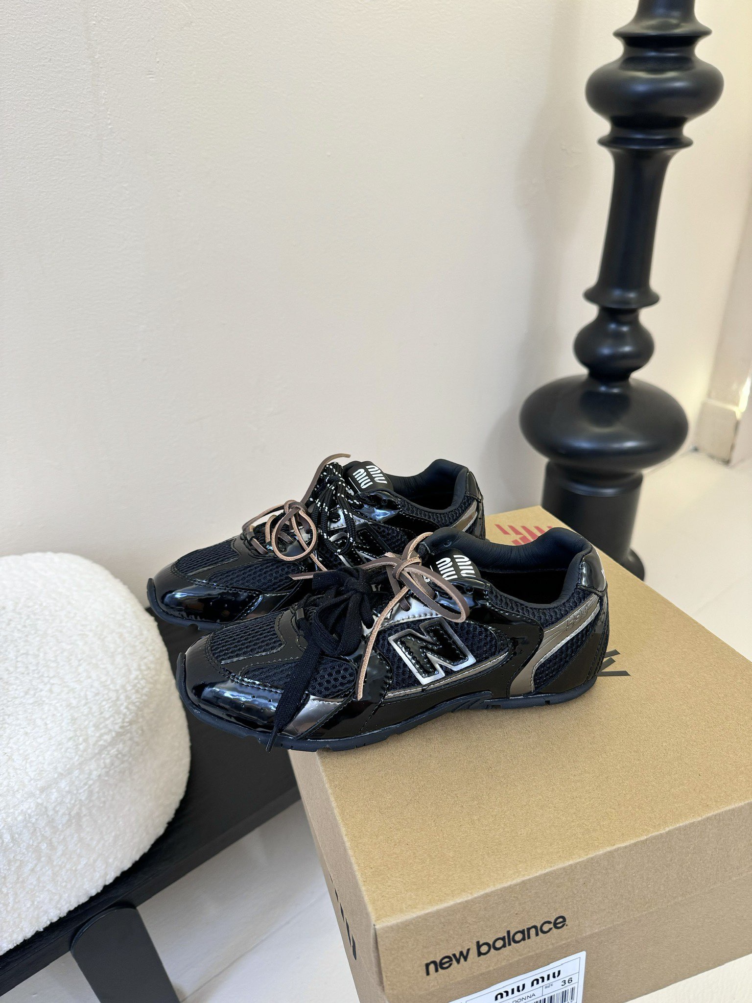530-Series Sneakers: Hot Import with Unique Design and Durable Materials - 图片 5