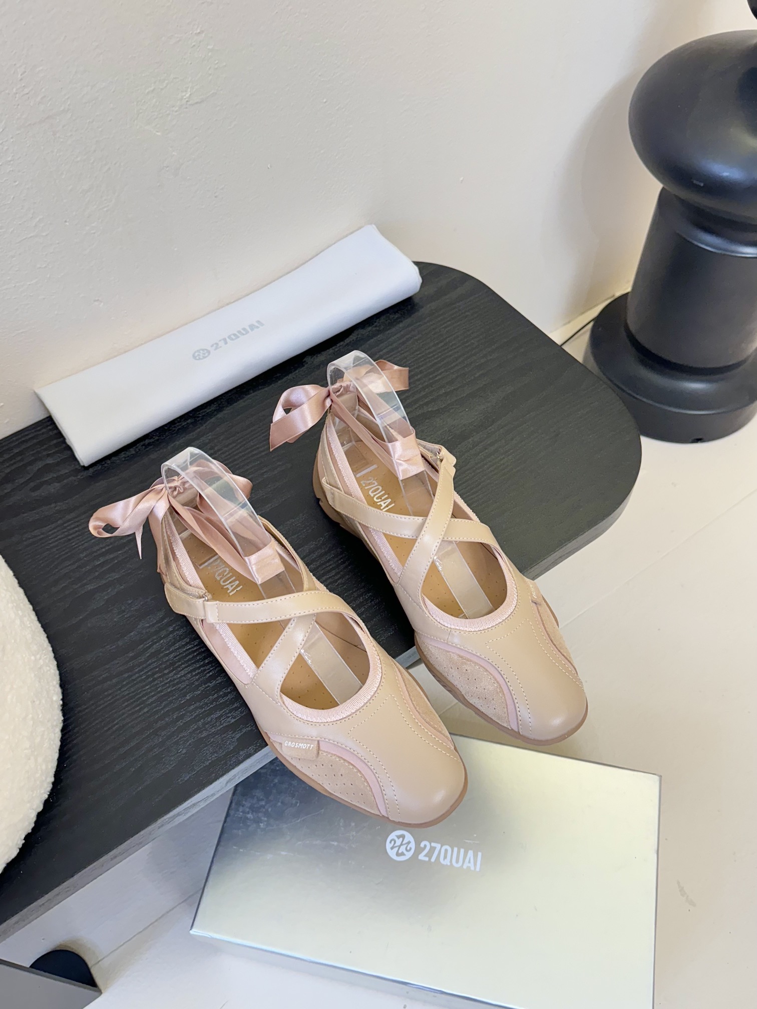 Footwear Fashion Summary: 69627QUAI combines boxing and ballet influences for a sporty yet charming look in sizes 35-40.