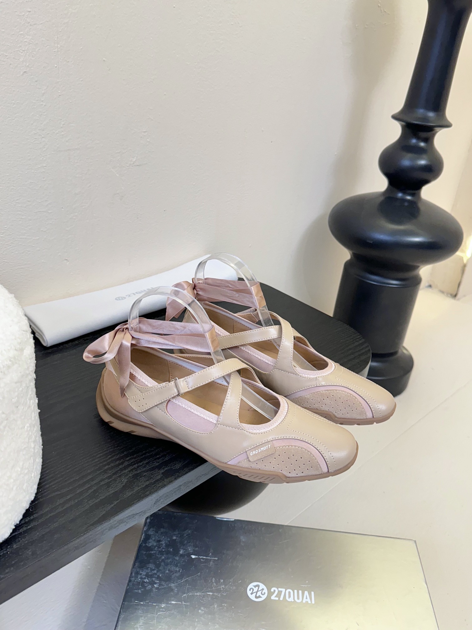 Footwear Fashion Summary: 69627QUAI combines boxing and ballet influences for a sporty yet charming look in sizes 35-40. - 图片 2