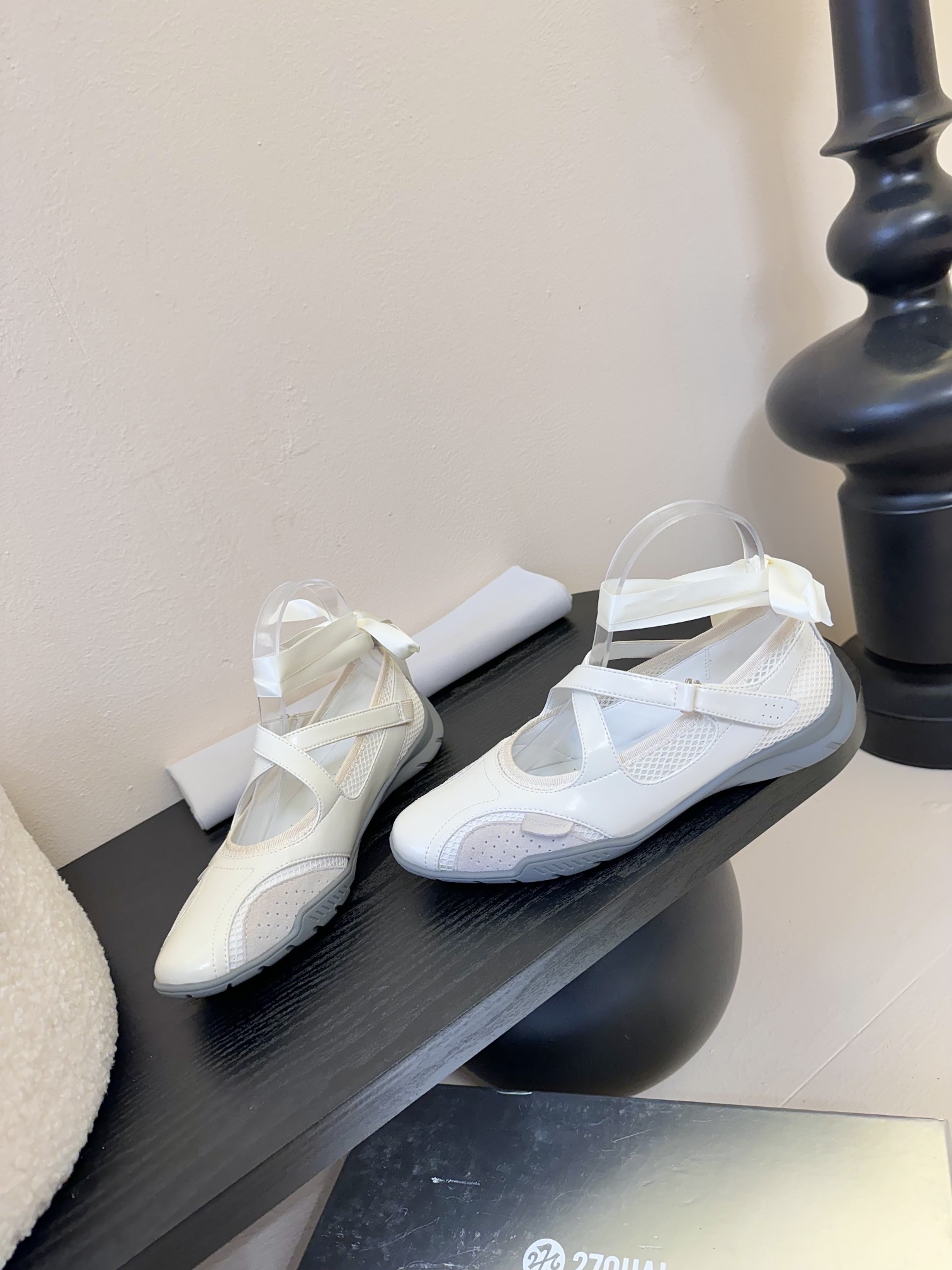 “69627QUAI Spring and Summer Shoes: Boxing Boots and Ballet Inspiration, Retro ’80s Style for Fashionable Girls” - 图片 3