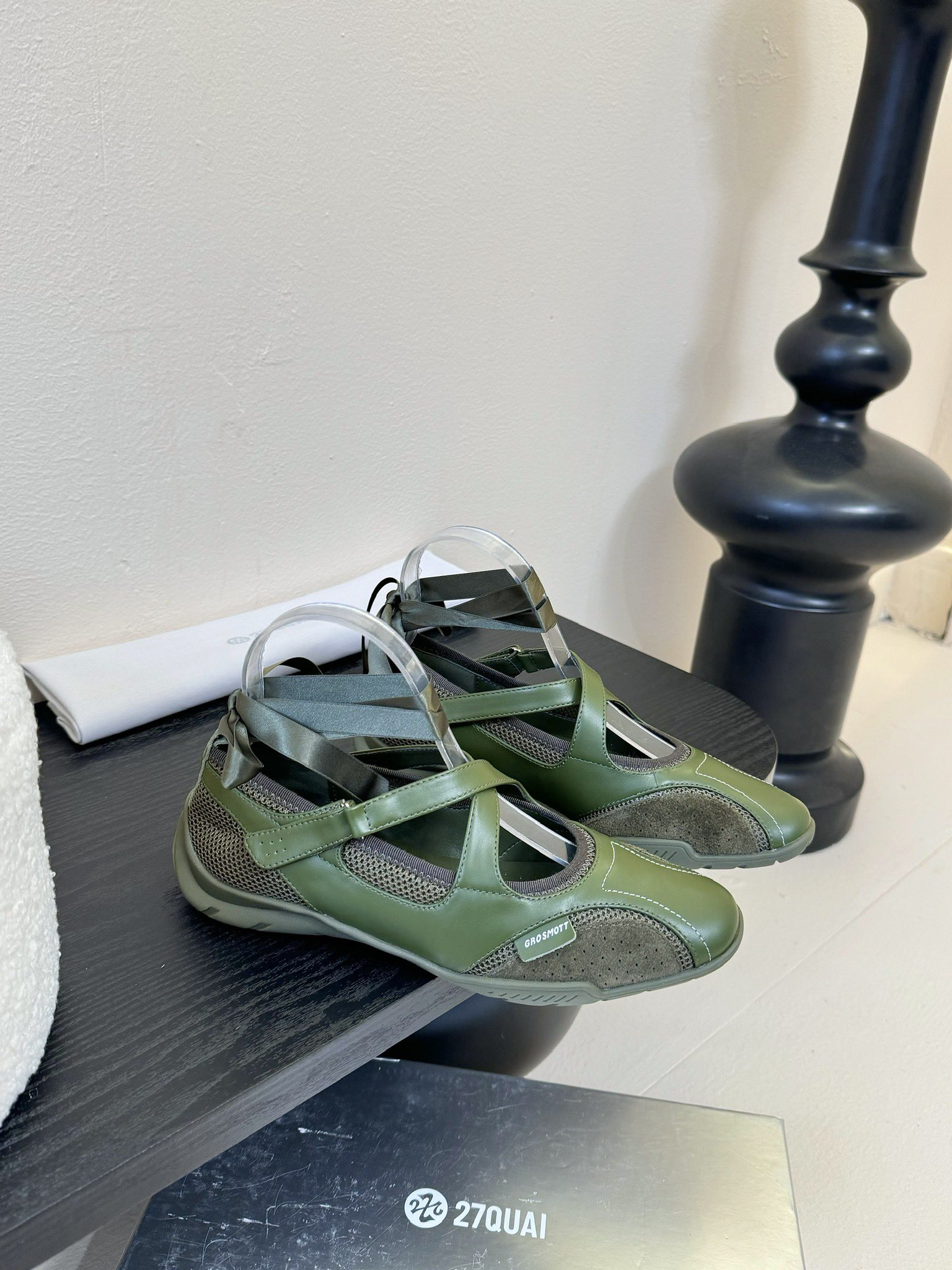“69627QUAI Spring Summer Shoes: Boxing Boots and Ballet Inspired, Retro ’80s Style for Fashionable Sporty Girls” - 图片 2