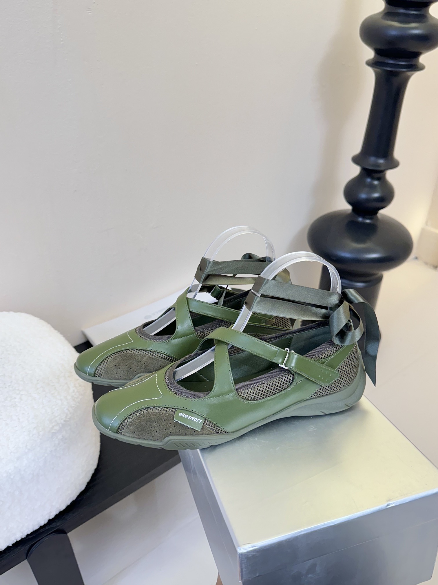 “69627QUAI Spring Summer Shoes: Boxing Boots and Ballet Inspired, Retro ’80s Style for Fashionable Sporty Girls” - 图片 5