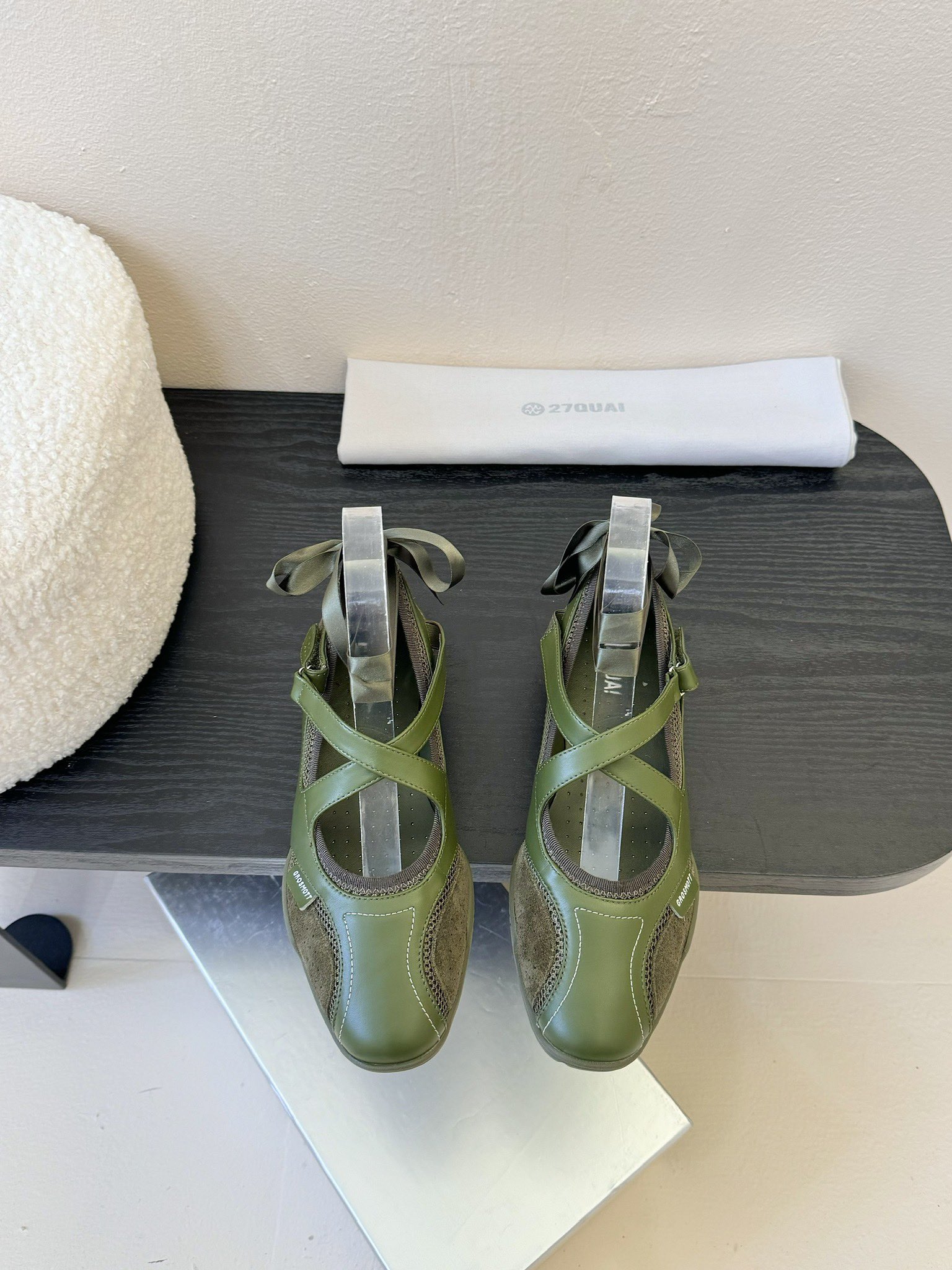 “69627QUAI Spring Summer Shoes: Boxing Boots and Ballet Inspired, Retro ’80s Style for Fashionable Sporty Girls”