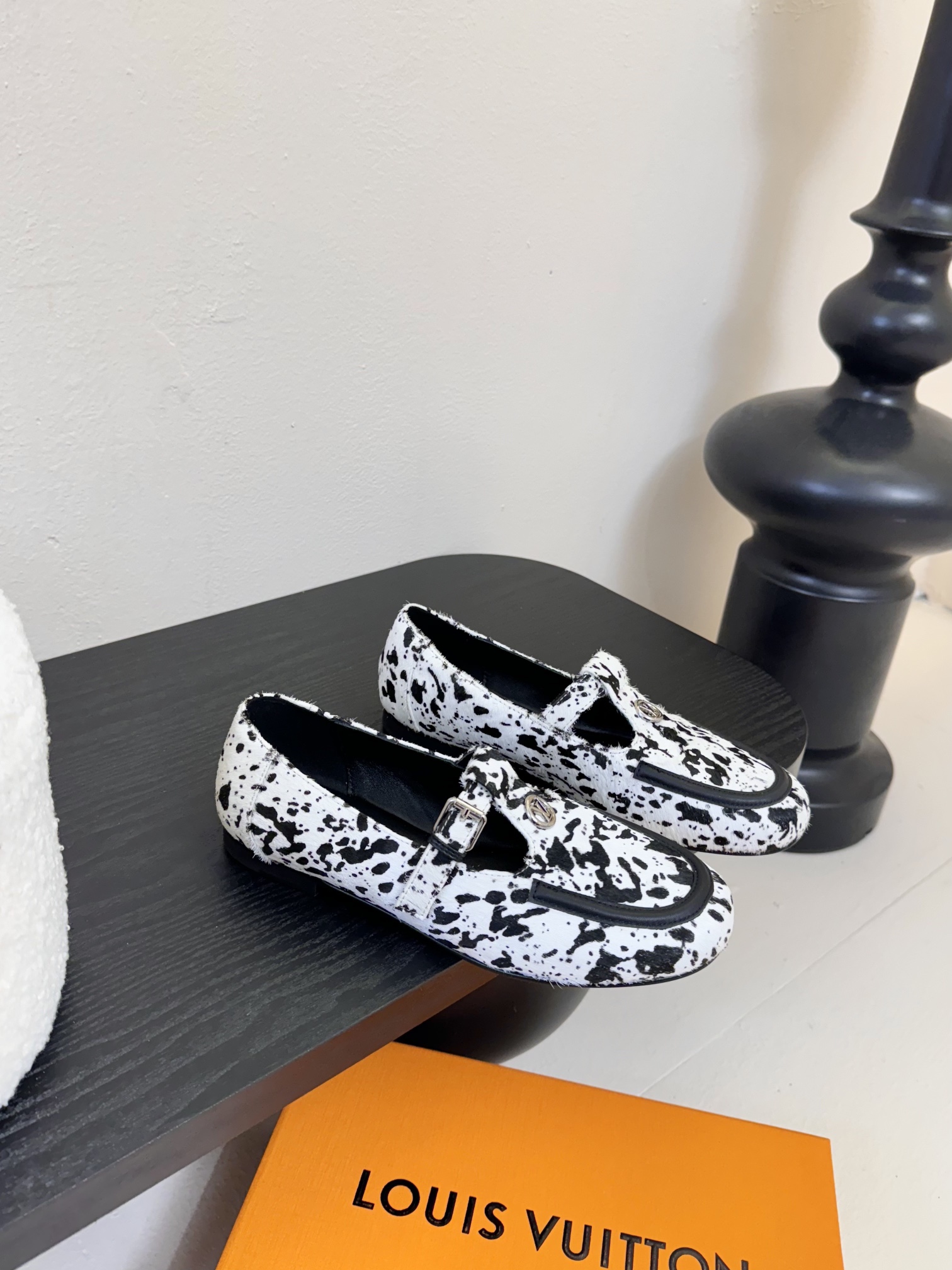 
  Louis Vuitton ss25 new arrival LV驴牌春夏系列玛丽珍平底鞋单鞋新品