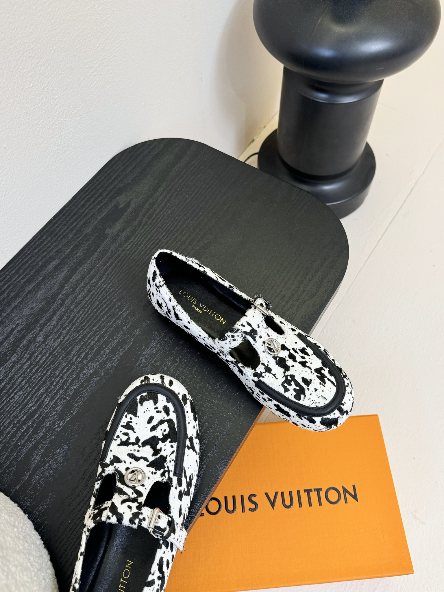 
  Louis Vuitton ss25 new arrival LV驴牌春夏系列玛丽珍平底鞋单鞋新品