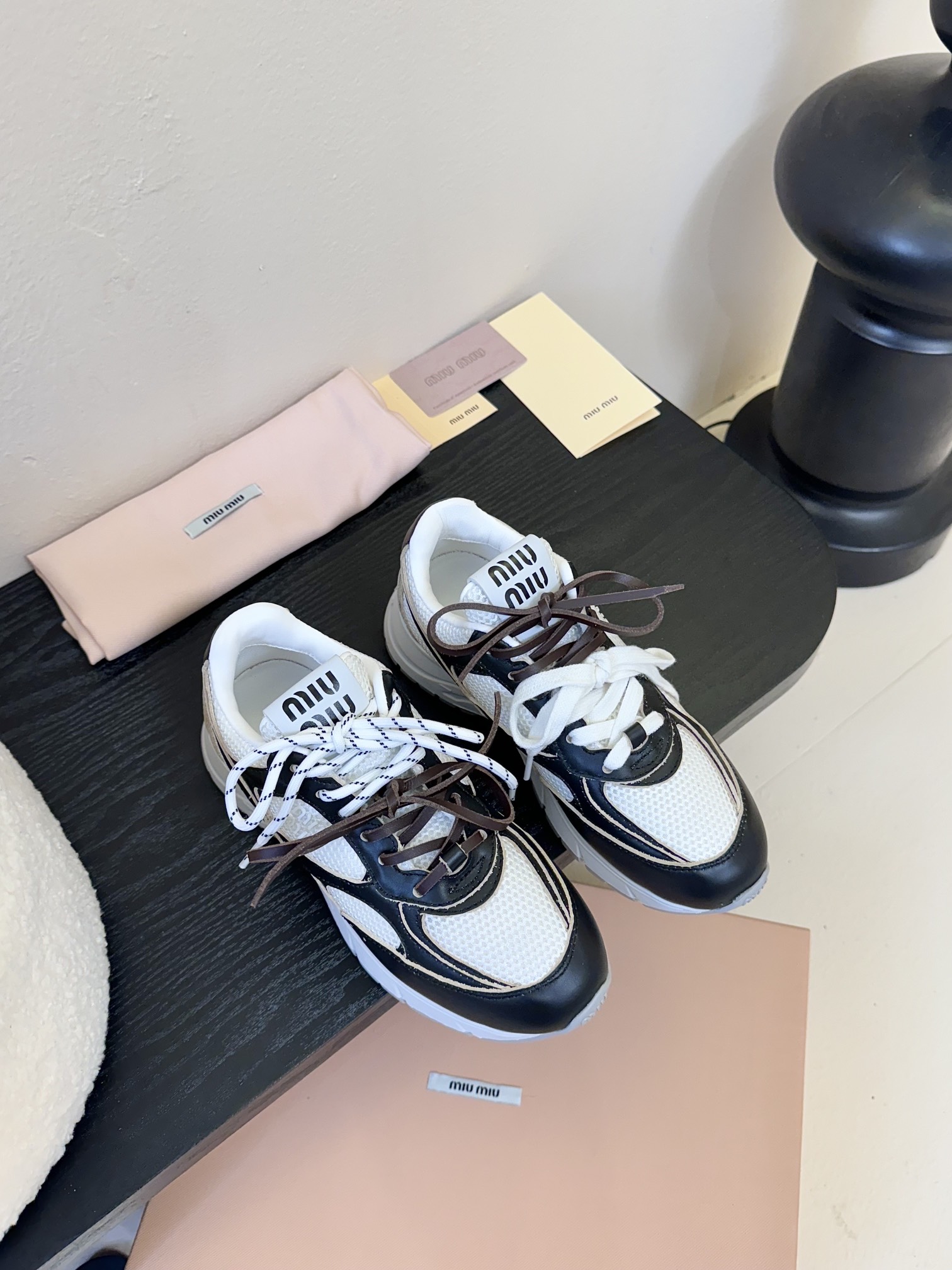NO:383002,miumiu X NB has new joint sneakers!  !  The previous miu miu X New Balance co-branded shoes were so popular. This time we have dad shoes again. The new co-branded series is no longer thin-soled shoes. It is too friendly to small people. As always, it is still easy to wear and increase in size 35-39 40 customization, casual shoes/sports shoes, miumiu, sneakers19860909miumiu X NB又有了新的联名球鞋！！ 之前的miu miu X New Balance 联名鞋子火的一塌糊涂,这次又来了老爹鞋款,新的联名系列啦 不再是薄底鞋 对小个子太友好啦,一如既往还是miu里miu气的好穿又增高 size 35-39 40定制,休闲鞋/运动鞋,miumiu,sneakers,Women's Shoes