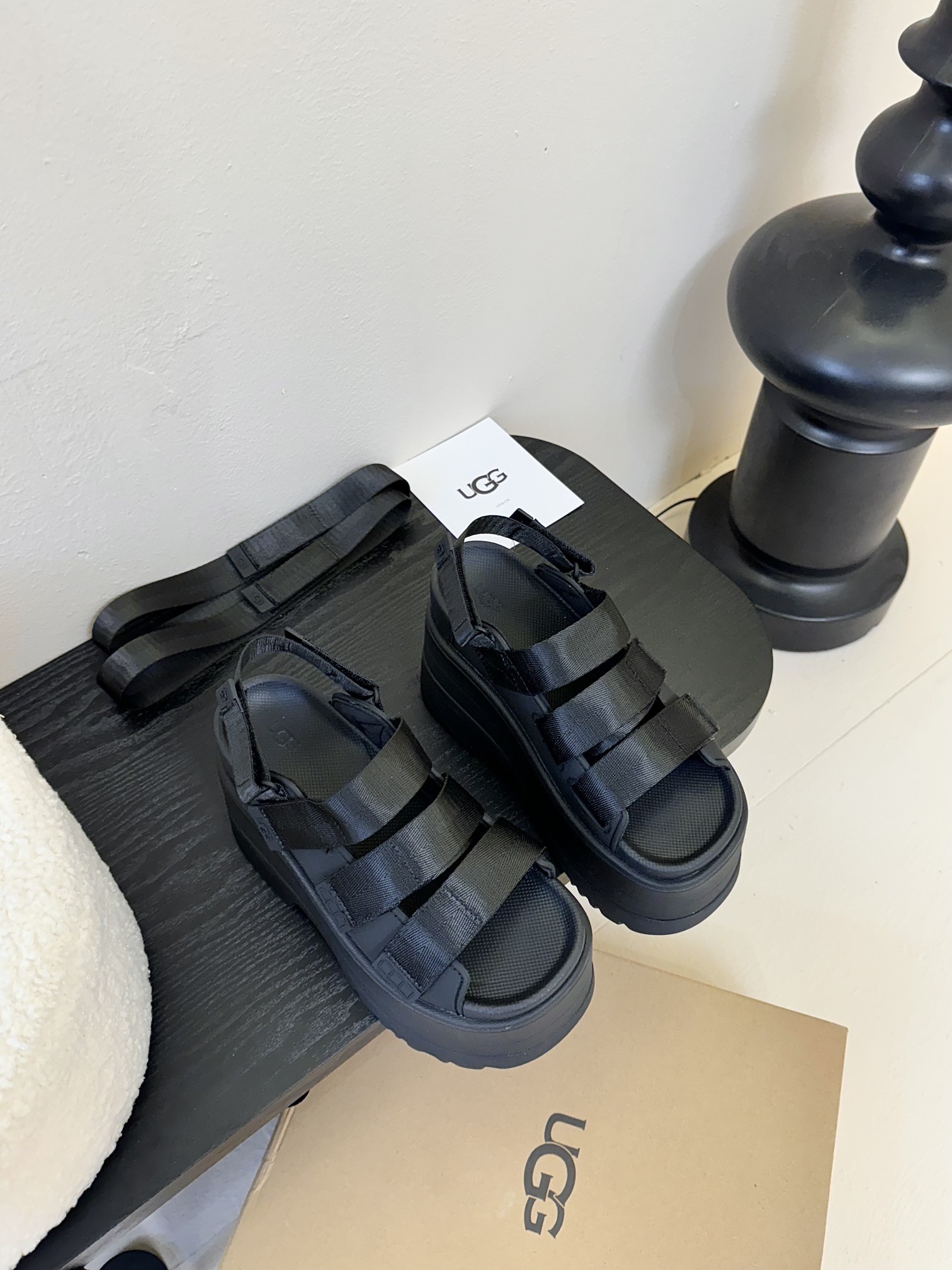 NO:388342,UGG's new thick-soled small internet celebrity sandals, little fat Ding Dudu dou single shoes... with embroidery and versatile fashion!  One-time molding 11cm outsole anti-slip and wear-resistant Size35-40, sandals, sandals19860909UGG新款厚底小网红凉鞋,小胖丁嘟嘟拖 单鞋…配刺绣百搭时尚！一次成型11cm大底防滑耐磨 Size35-40,凉鞋,sandals,Women's Shoes