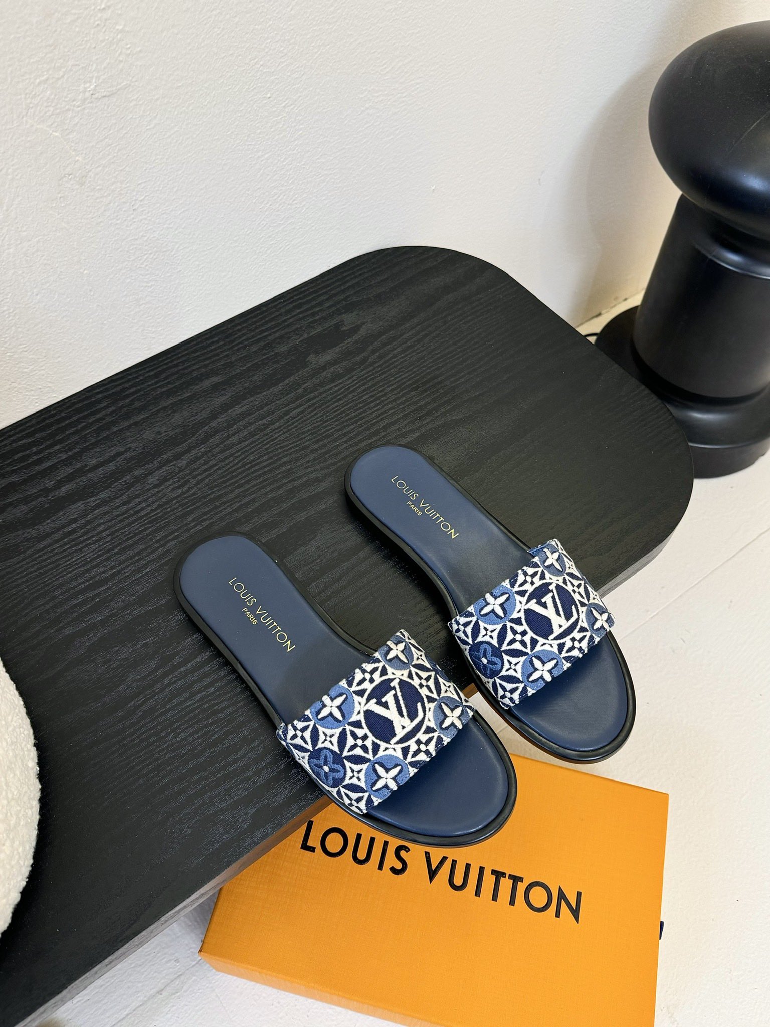 NO:388315,Louis Vuitton ss25 new arrival LV donkey brand spring and summer new series high-heeled slippers Simple and exquisite, full of high-end feel, showing elegant temperament ~ super beautiful on the feet, full of summer beautiful shoes, imported upper imported cowhide 3D printing inner lining sheepskin lining outsole size 35-41 (40.41 custom made without return or exchange), slippers, louis vuitton, louis vuitton, louis vuitton, slippers, cowhide, sheepskin, Leather soles19860909Louis Vuitton ss25 new arrival LV驴牌春夏新品系列高跟拖鞋 简约精致,高级感满满,尽显优雅气质～上脚超好看,拉满了夏日美鞋的绝绝子 鞋面进口头层牛皮3d打印 内里羊皮内里 大底意大利进口真皮大底 码数35-41（40.41订做不退换）,拖鞋,louis vuitton,louis vuitton,louis vuitton,slippers,cowhide,sheepskin,Leather soles,Women's Shoes