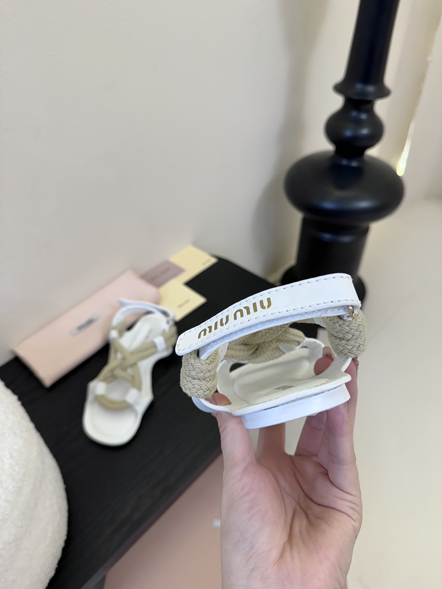 Luxury Miu Miu Sandals 2025: Premium Materials, Global Buyers’ Attention, Exclusive Design - 图片 6