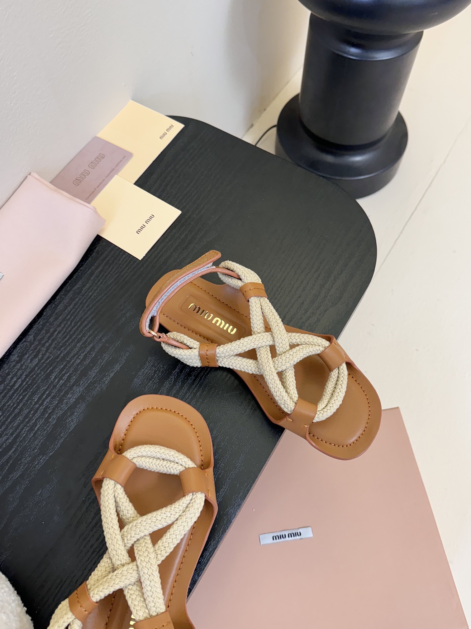 “High-End Miu 2025 Sandals with Imported Leather – Buyer’s Favorite” - 图片 4