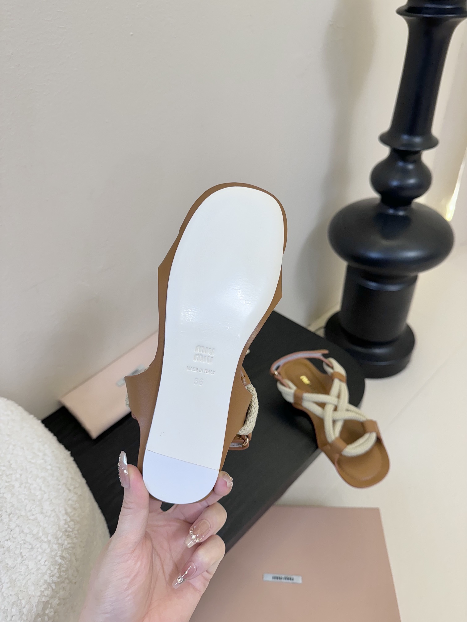 “High-End Miu 2025 Sandals with Imported Leather – Buyer’s Favorite” - 图片 6