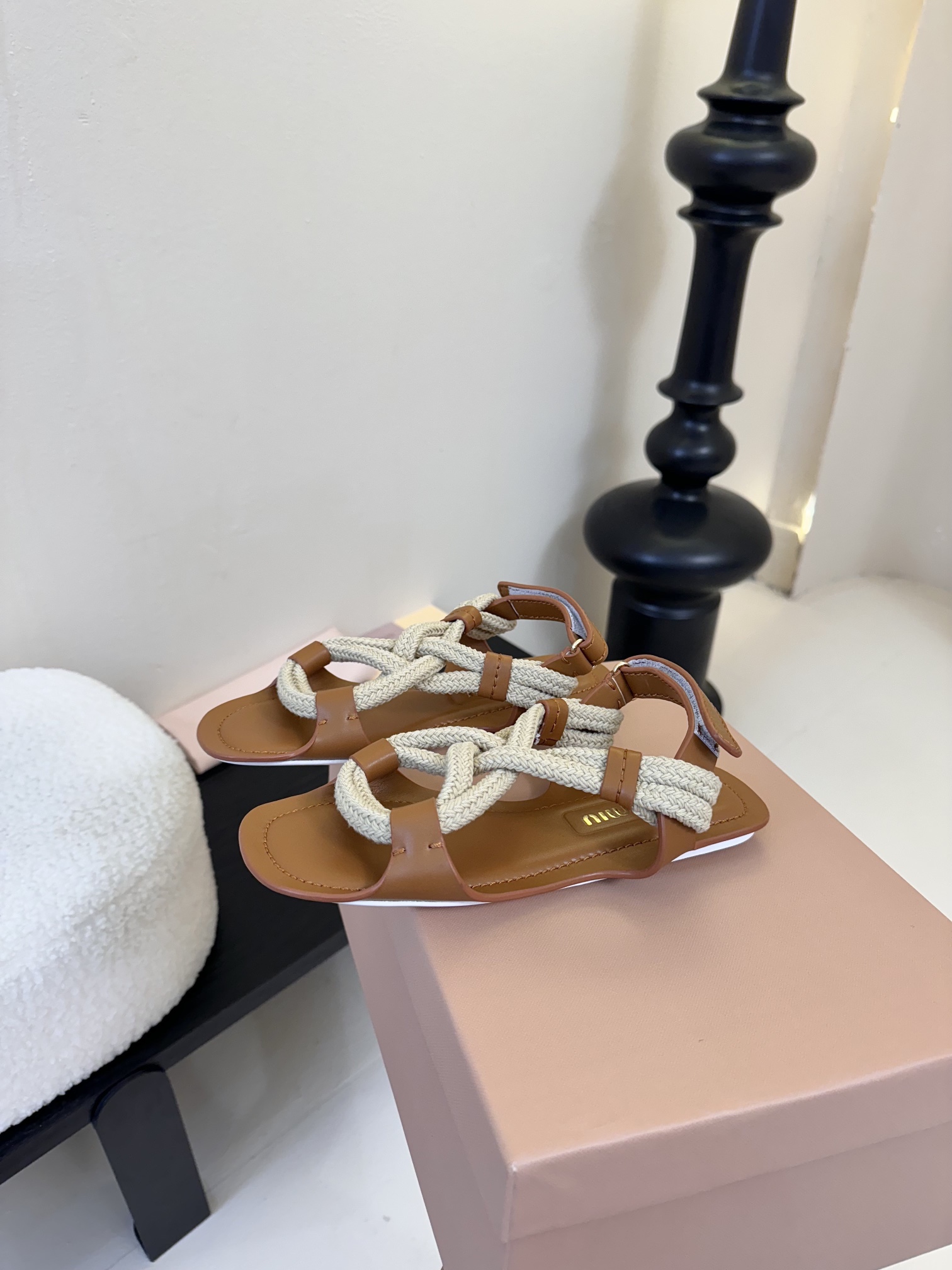 “High-End Miu 2025 Sandals with Imported Leather – Buyer’s Favorite” - 图片 5
