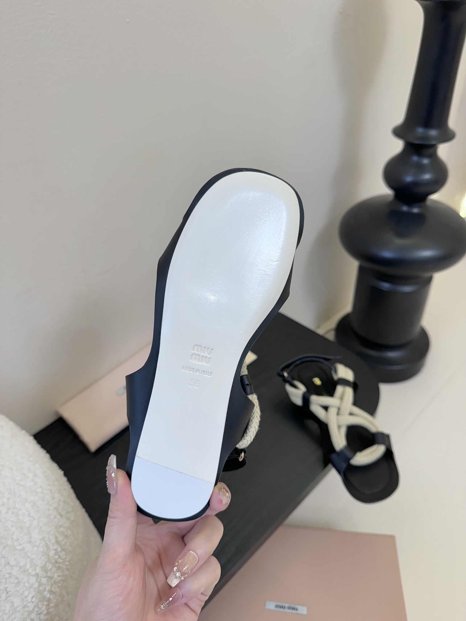 Miu 2025 Fashion Sandals: Premium Leather, Sheepskin Lining, Original Leather Soles. - 图片 9