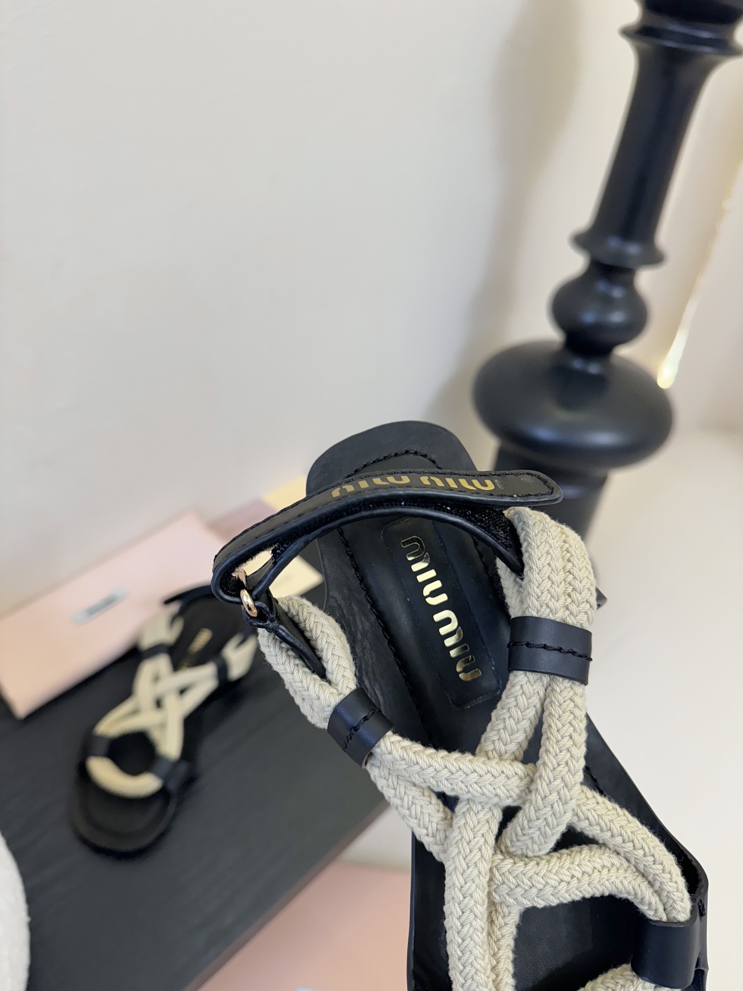 Miu 2025 Fashion Sandals: Premium Leather, Sheepskin Lining, Original Leather Soles. - 图片 8