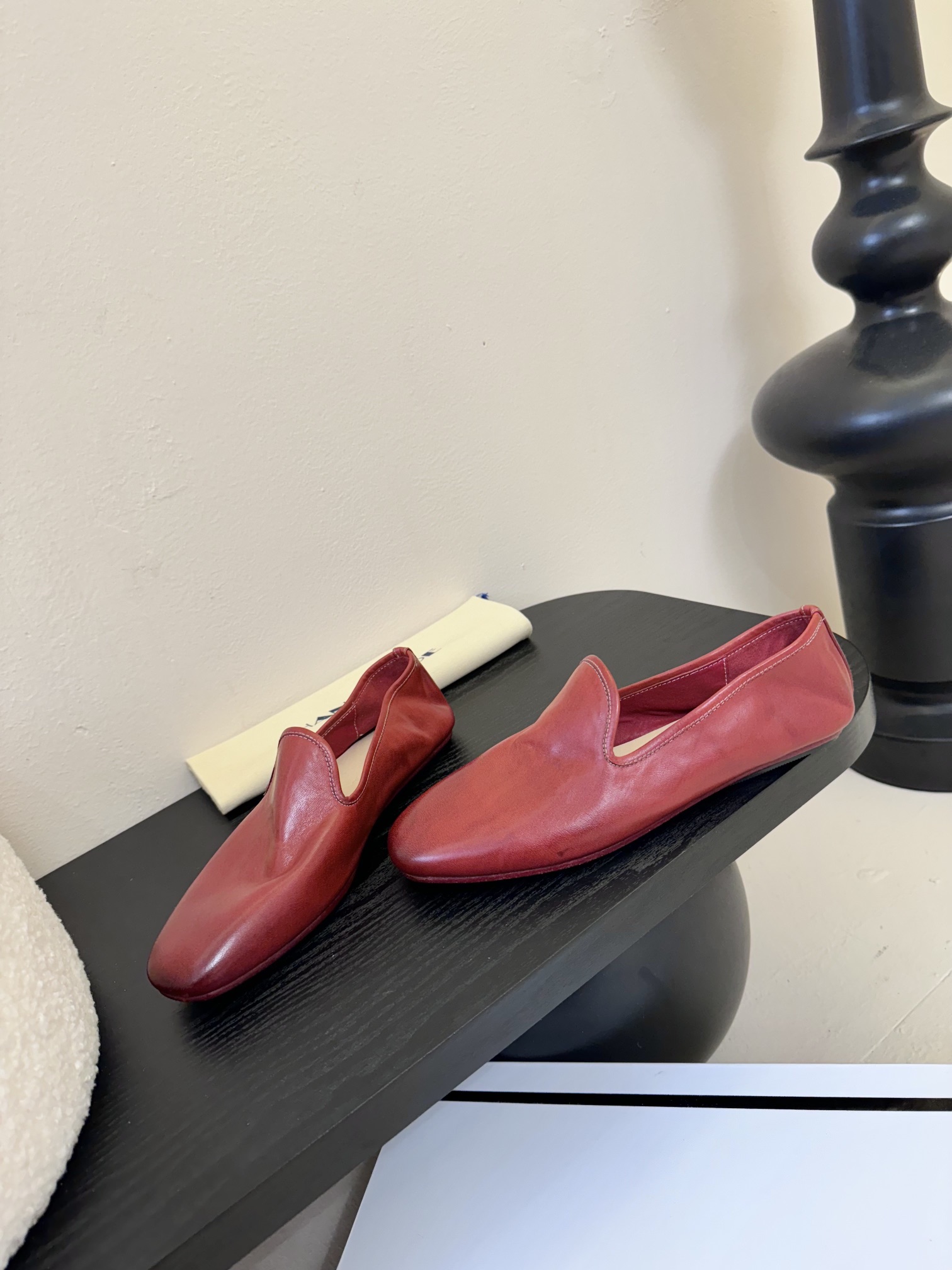 顶级
HANDMADE独家新品最高版本买手代购11完美复刻 平底凉鞋单鞋
原版开模真皮鞋底 原版套楦鞋型