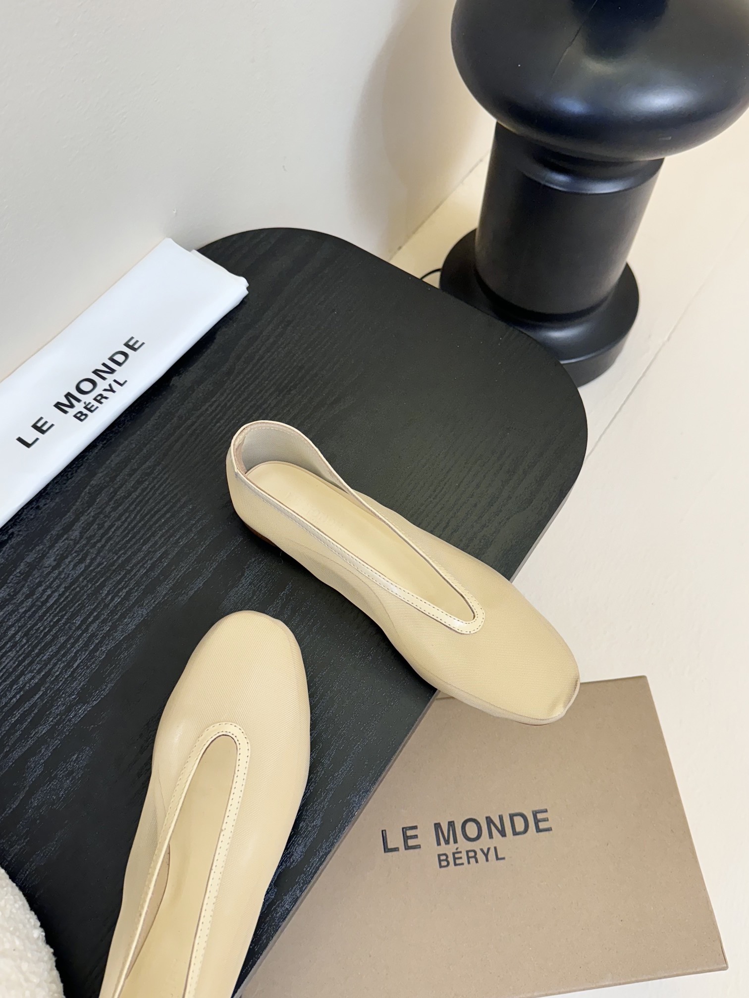 
LE MONDE BERYL2025🆕春夏新款极简网纱平底单鞋凉鞋！网纱是你无法抗拒的魅力诱惑😜轻盈而