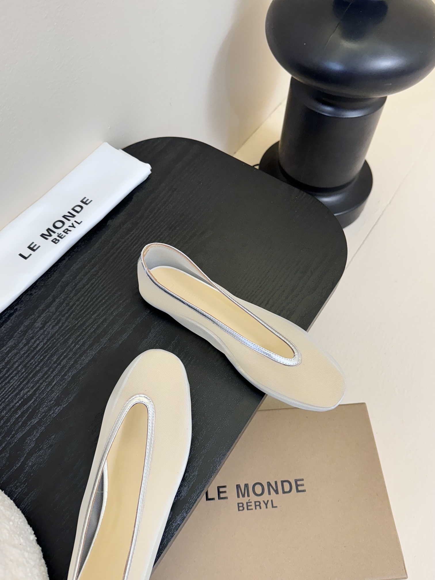 
LE MONDE BERYL2025🆕春夏新款极简网纱平底单鞋凉鞋！网纱是你无法抗拒的魅力诱惑😜轻盈而