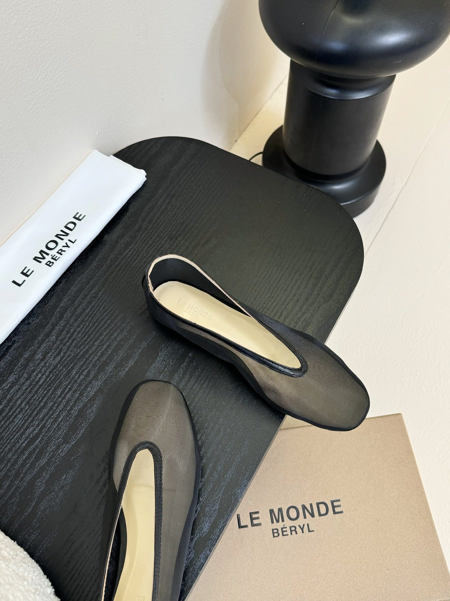 
LE MONDE BERYL2025🆕春夏新款极简网纱平底单鞋凉鞋！网纱是你无法抗拒的魅力诱惑😜轻盈而