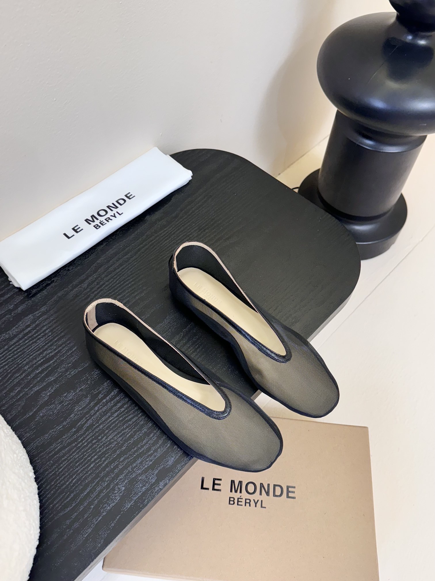
LE MONDE BERYL2025🆕春夏新款极简网纱平底单鞋凉鞋！网纱是你无法抗拒的魅力诱惑😜轻盈而
