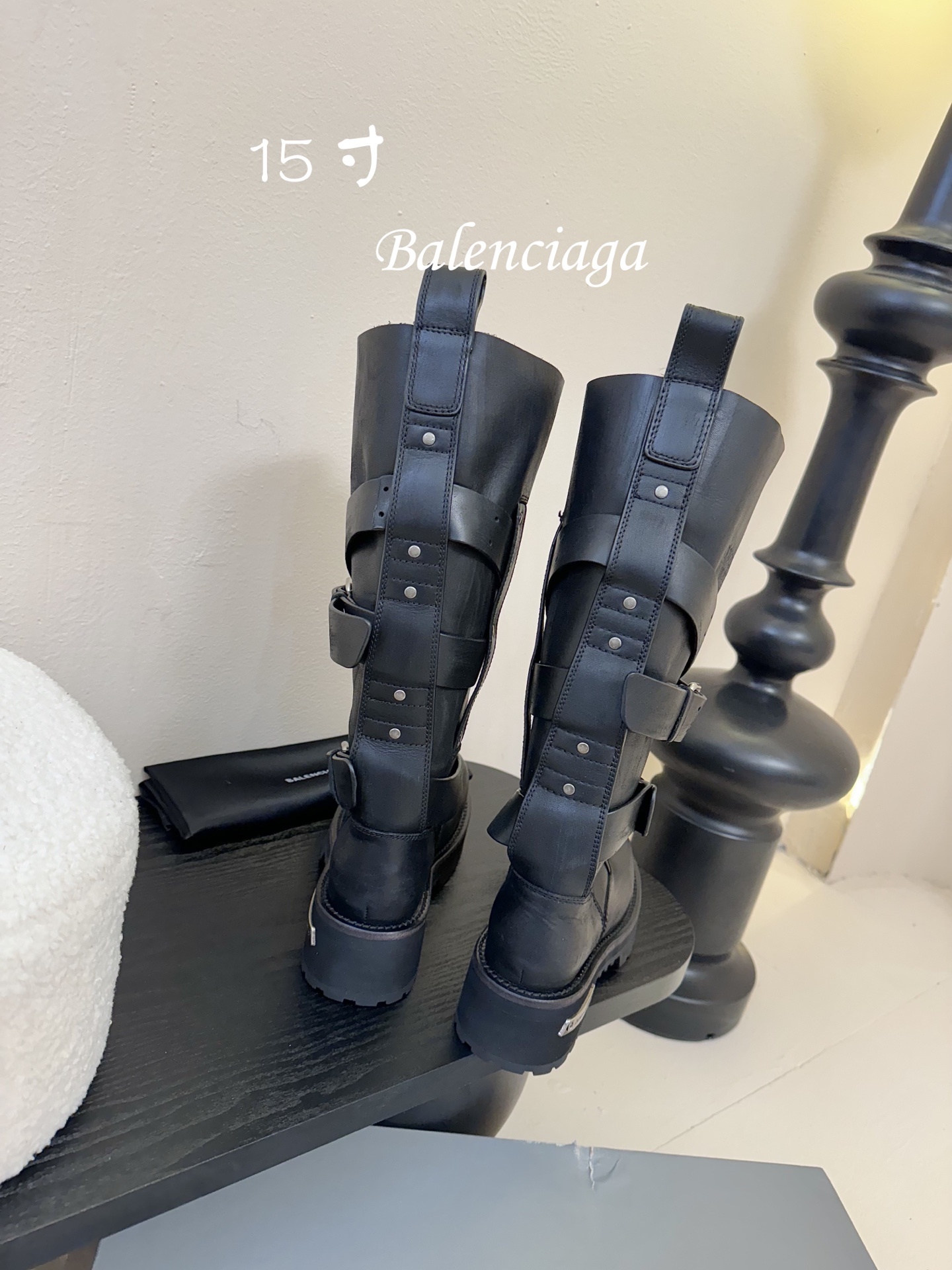 (15寸)
巴黎世家25Fall pre-order New Balenciaga FW25 Veno