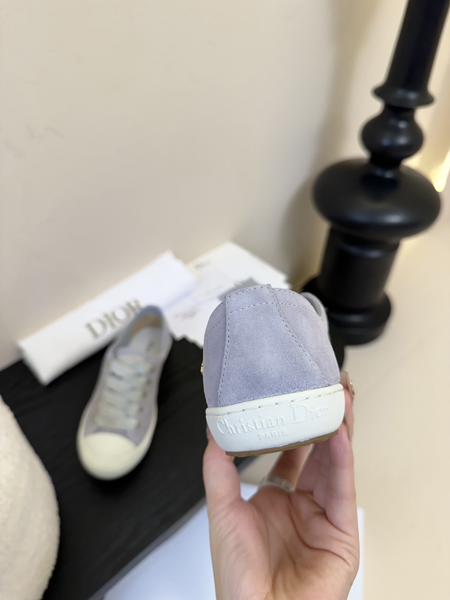
迪奥 DIOR lucky缎面休闲运动鞋!DIOR 设计师真的太懂女生夏天的需求了 这次的新品Luck