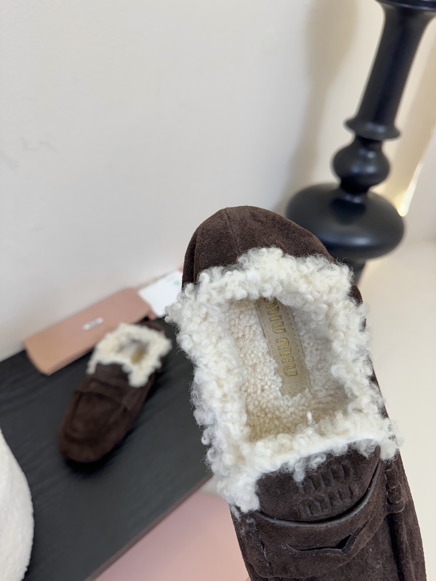 
MIUMIU*缪缪厚底2025年新款英伦风羊毛乐福鞋棉鞋
🤩怎么穿都好看今夏时髦精最爱
看起来不怎么舒
