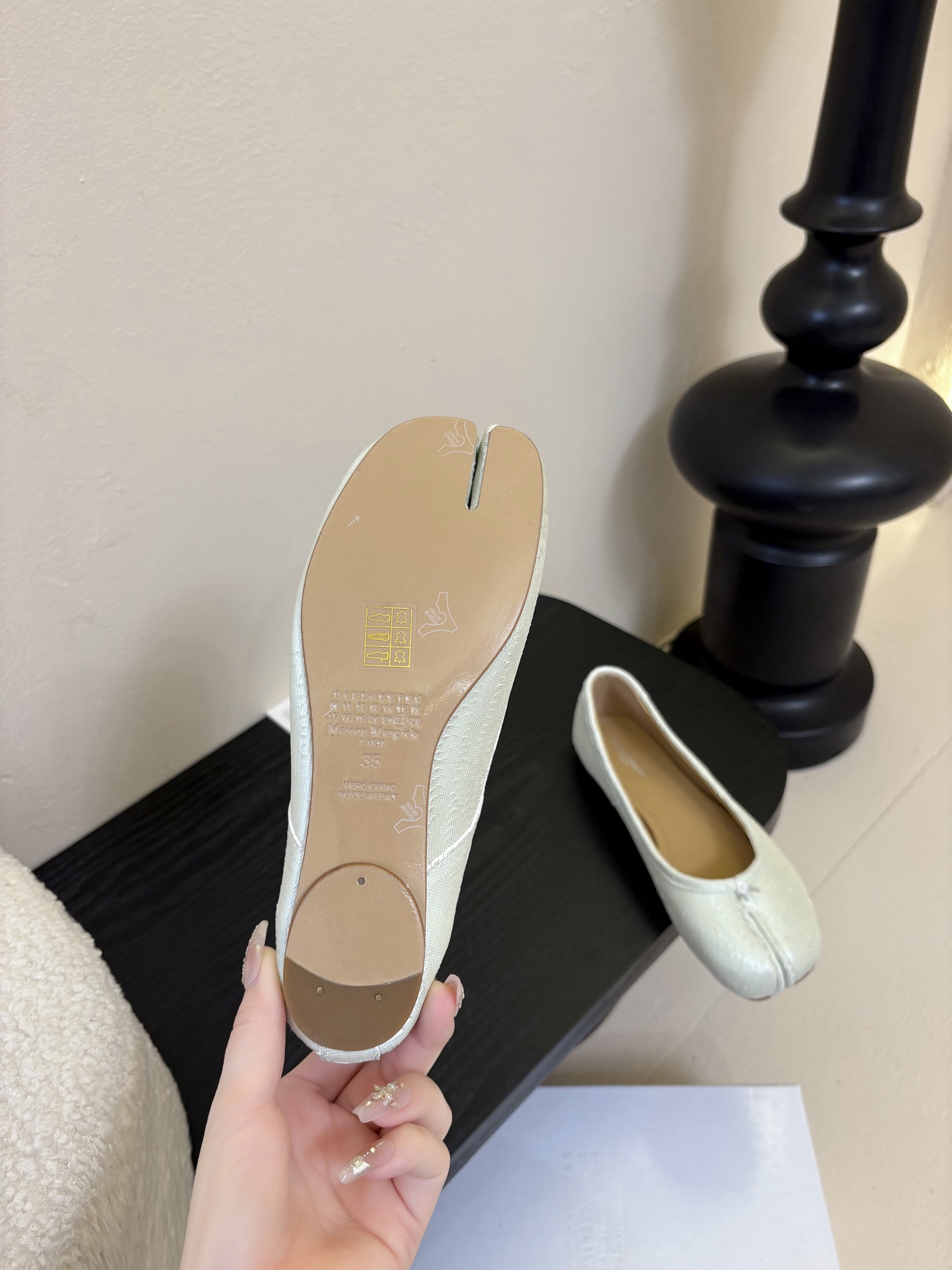 
代购级版 Maison Margiela·马吉拉 tabi褶皱芭蕾舞鞋

太火了！依旧保持的高水准出货