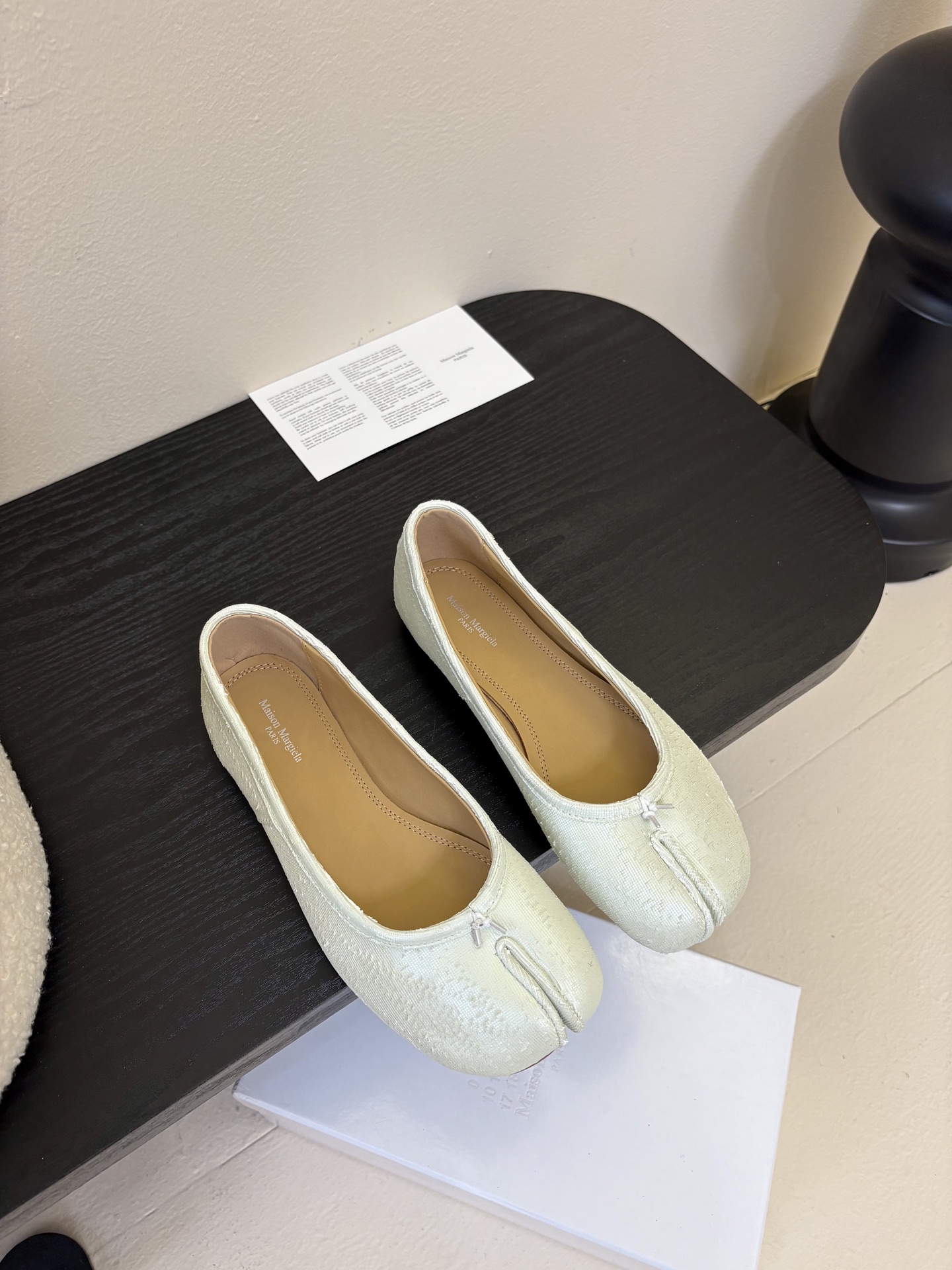 
代购级版 Maison Margiela·马吉拉 tabi褶皱芭蕾舞鞋

太火了！依旧保持的高水准出货