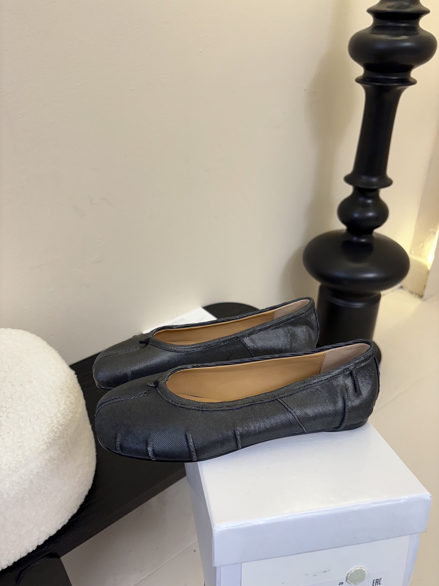 
代购级版 Maison Margiela·马吉拉 tabi褶皱芭蕾舞鞋

太火了！依旧保持的高水准出货