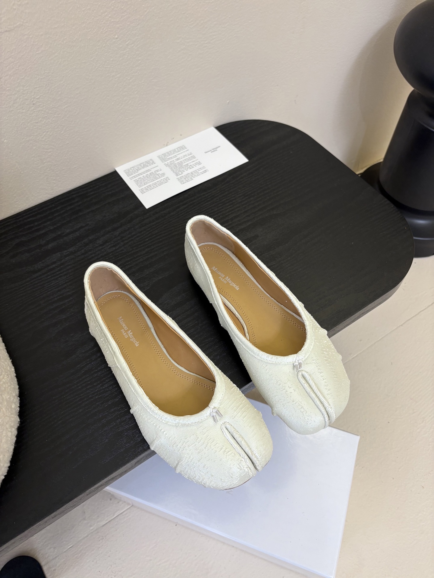 
代购级版 Maison Margiela·马吉拉 tabi褶皱芭蕾舞鞋

太火了！依旧保持的高水准出货