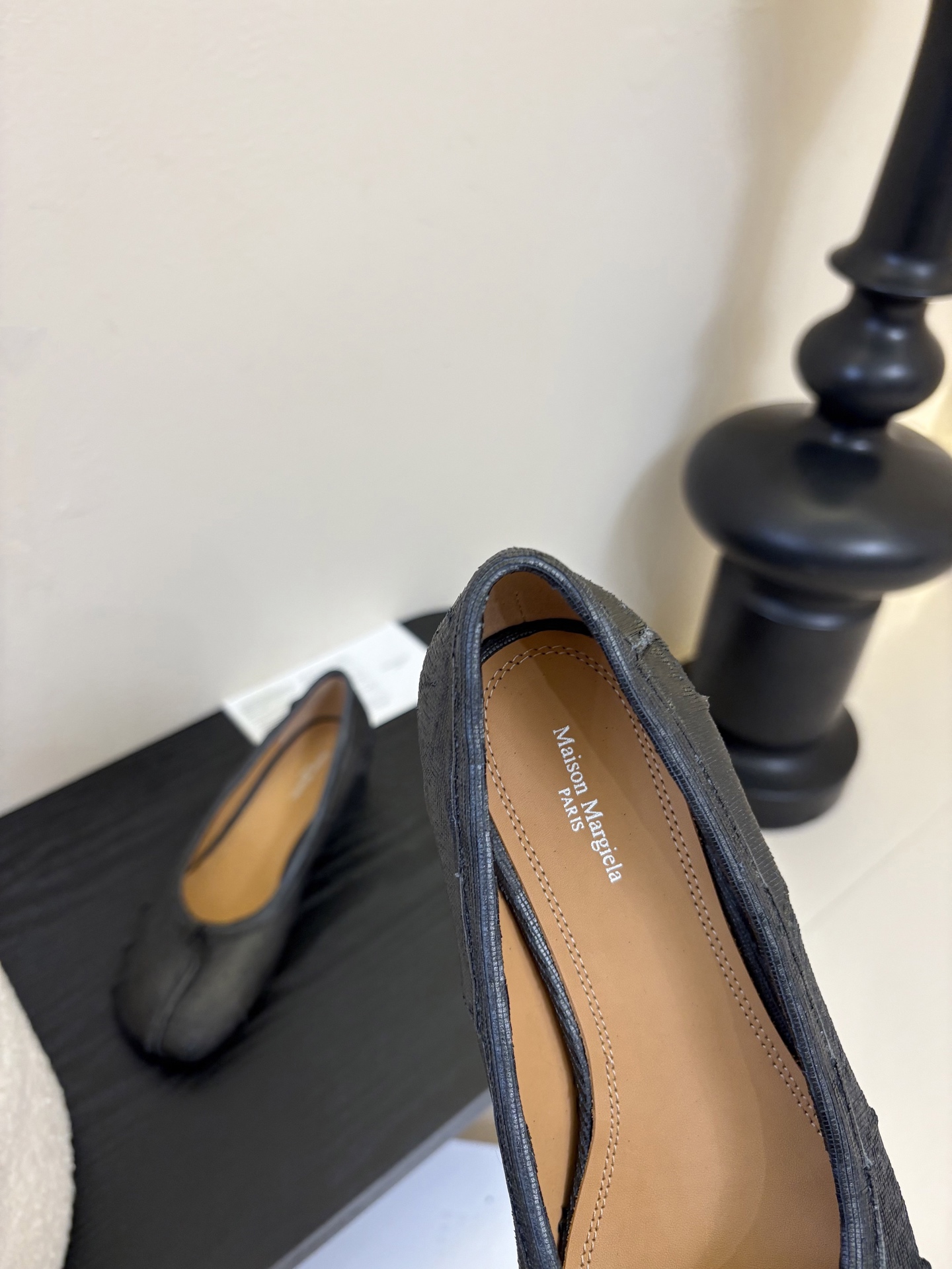 
代购级版 Maison Margiela·马吉拉 tabi褶皱芭蕾舞鞋

太火了！依旧保持的高水准出货