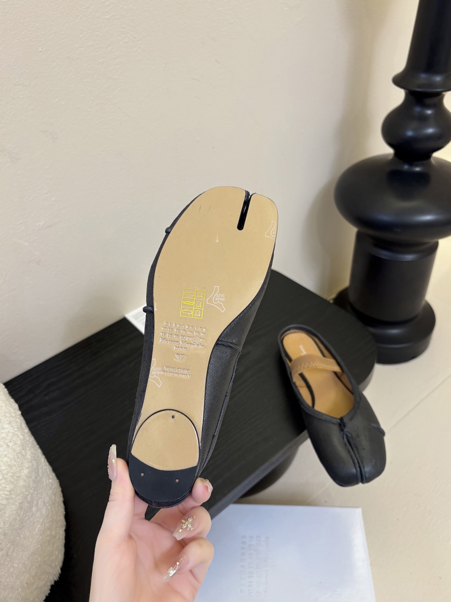 
代购级版 Maison Margiela·马吉拉 tabi褶皱芭蕾舞鞋

太火了！依旧保持的高水准出货