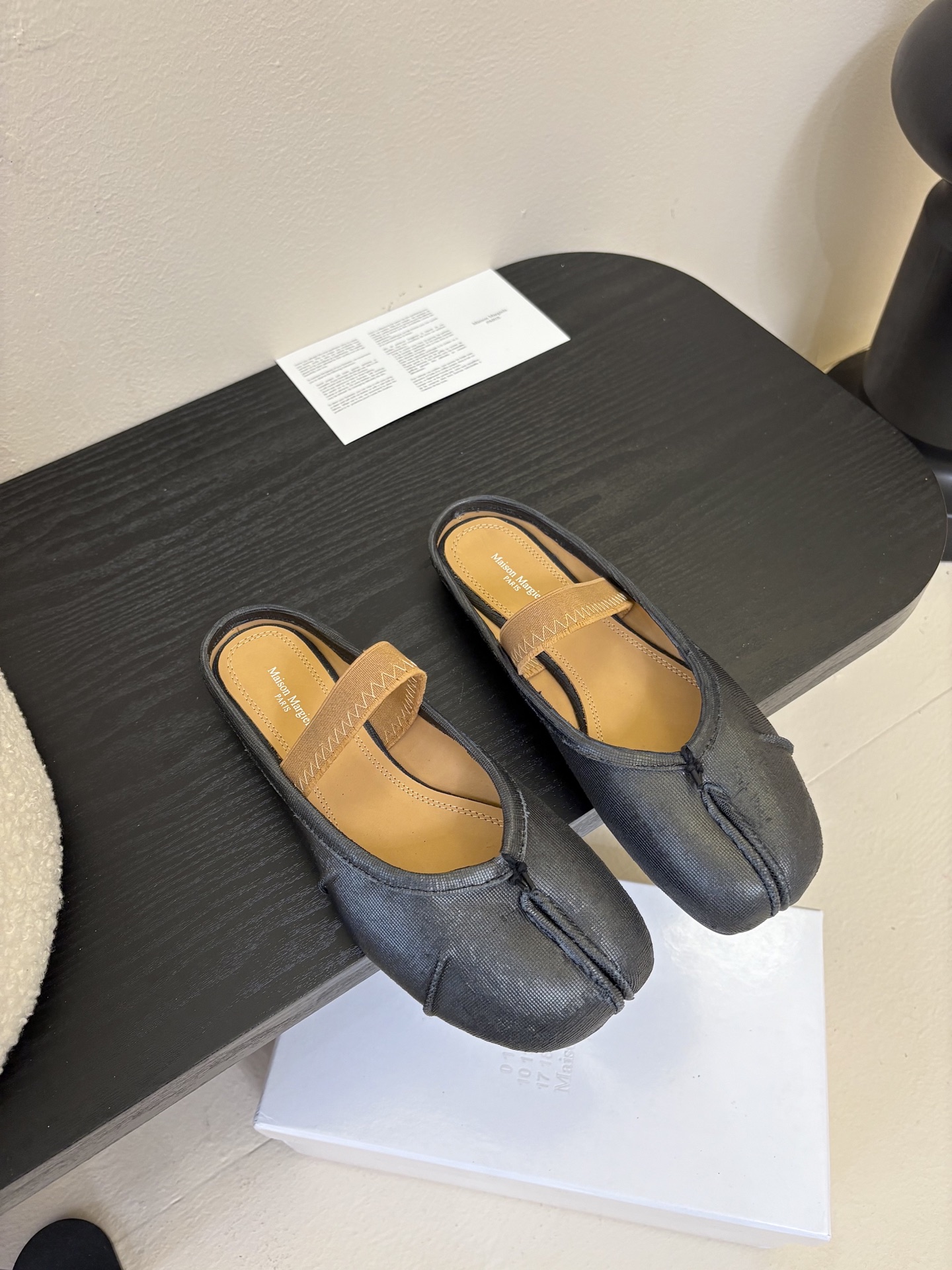 
代购级版 Maison Margiela·马吉拉 tabi褶皱芭蕾舞鞋

太火了！依旧保持的高水准出货