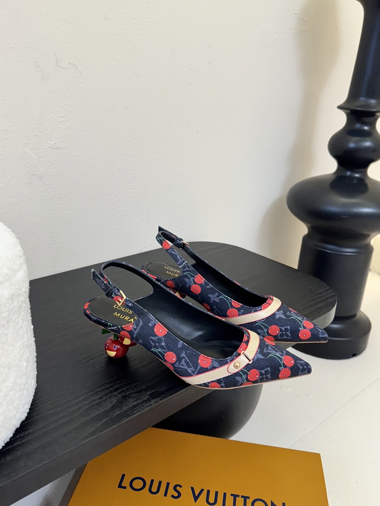 樱桃🍒跟  | ²⁰²5𝐬𝐬 🤍🤎
驴家早春新品🆕 new arrival～LV春夏玛丽珍鞋，也太出彩了